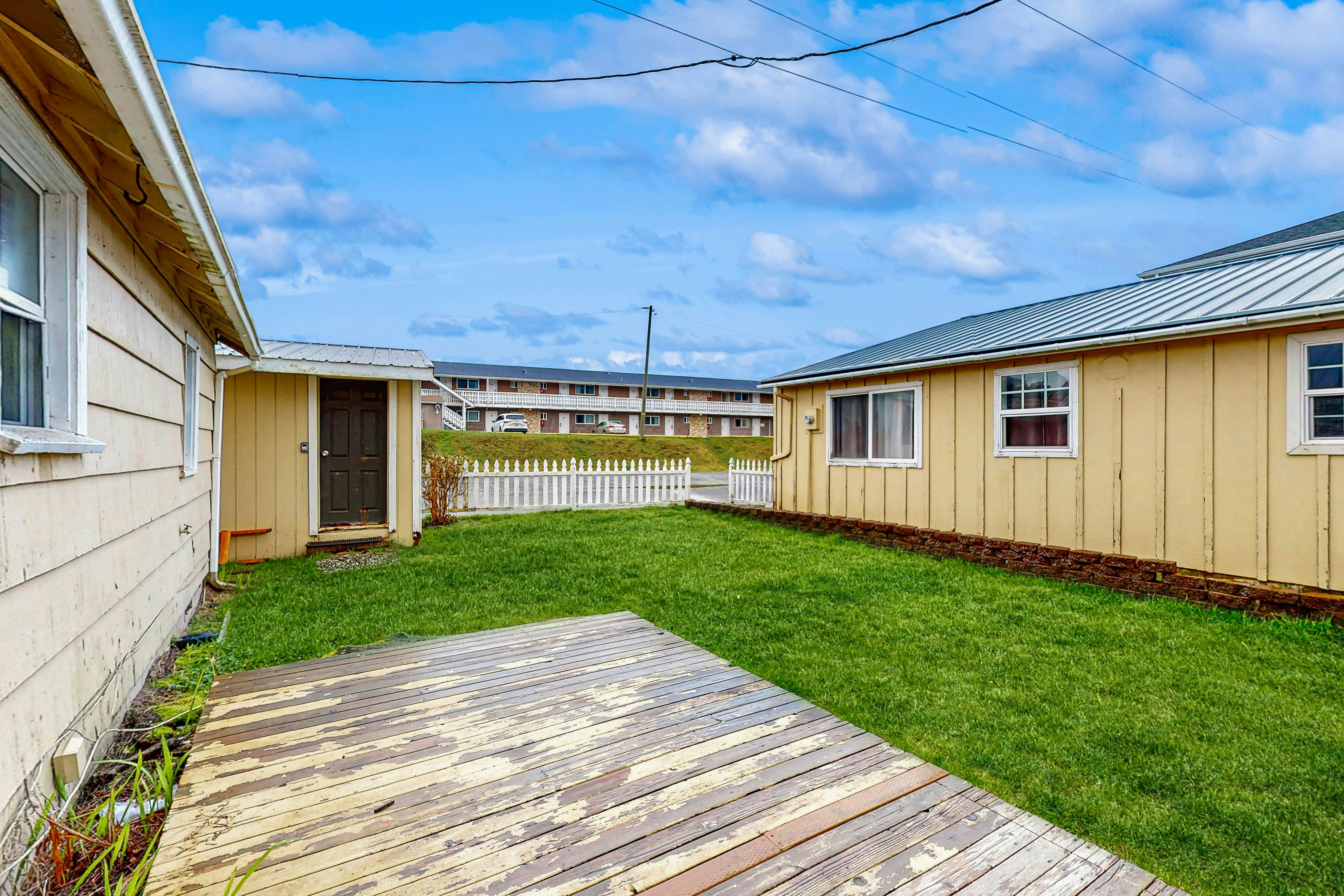 Dog-Friendly Coastal Cottage Minutes from Downtown & One Block to Beach