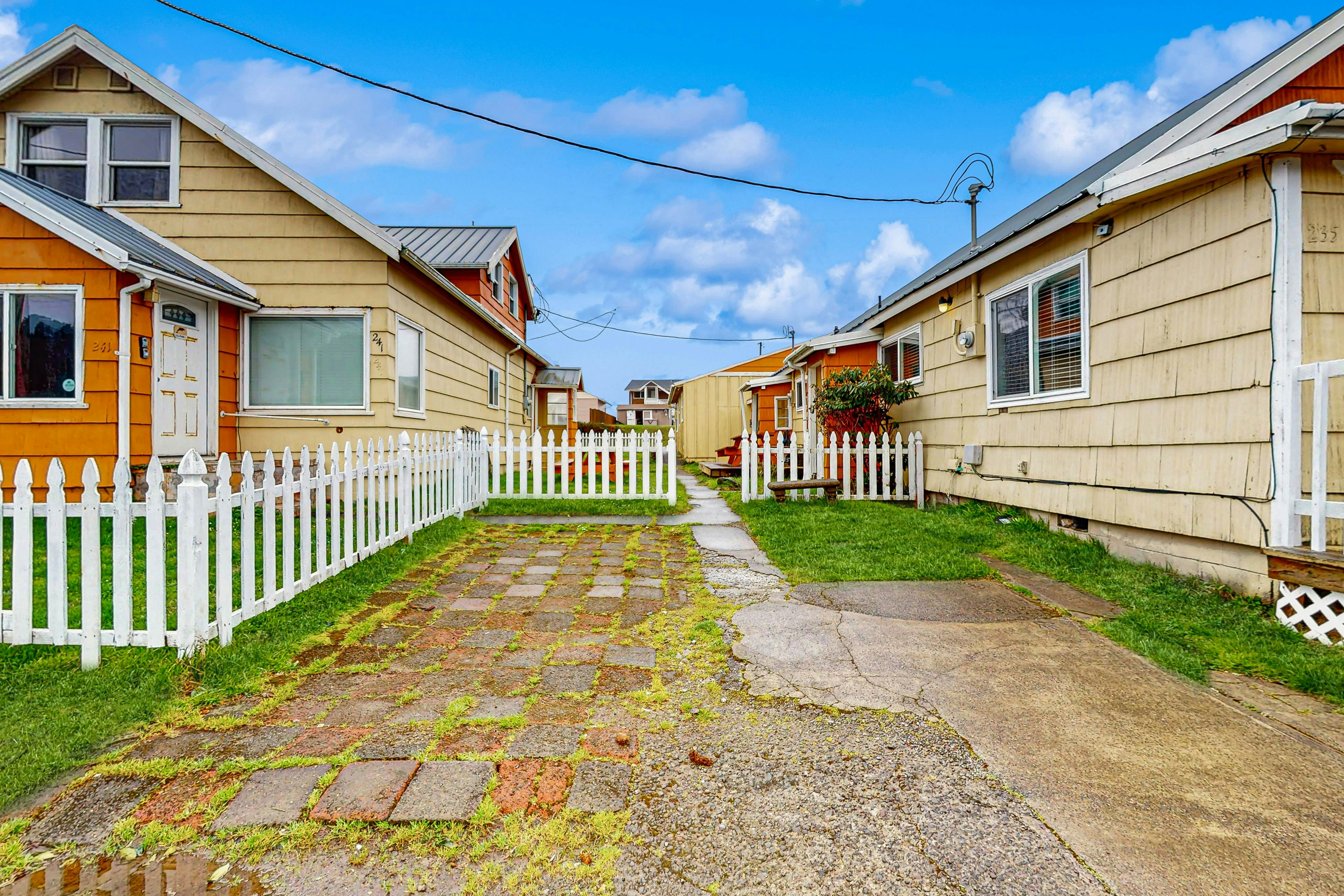 Dog-Friendly Coastal Cottage Minutes from Downtown & One Block to Beach