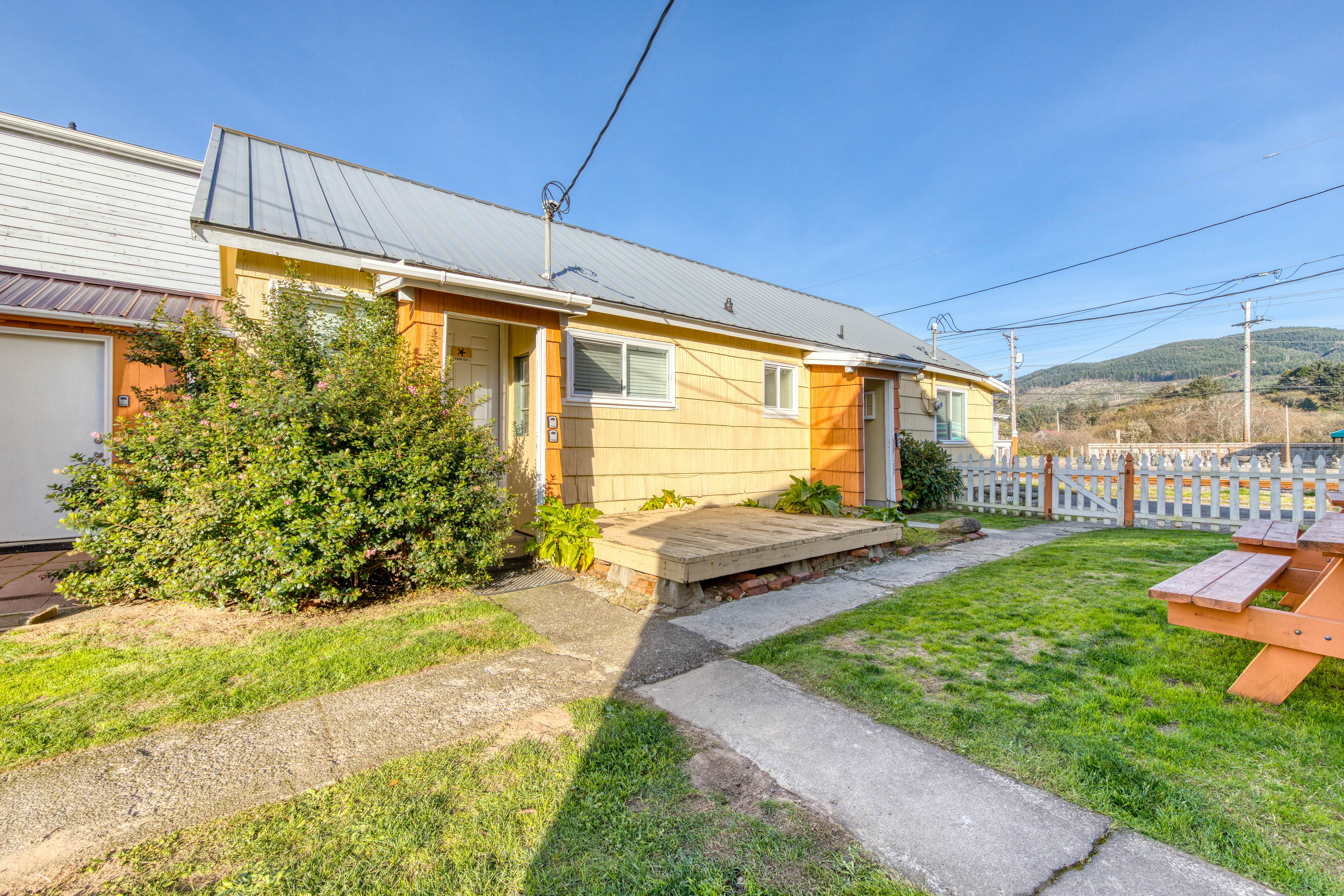 Four Dog-Friendly Rentals Near Beach Access - Ideal for Multi-Families