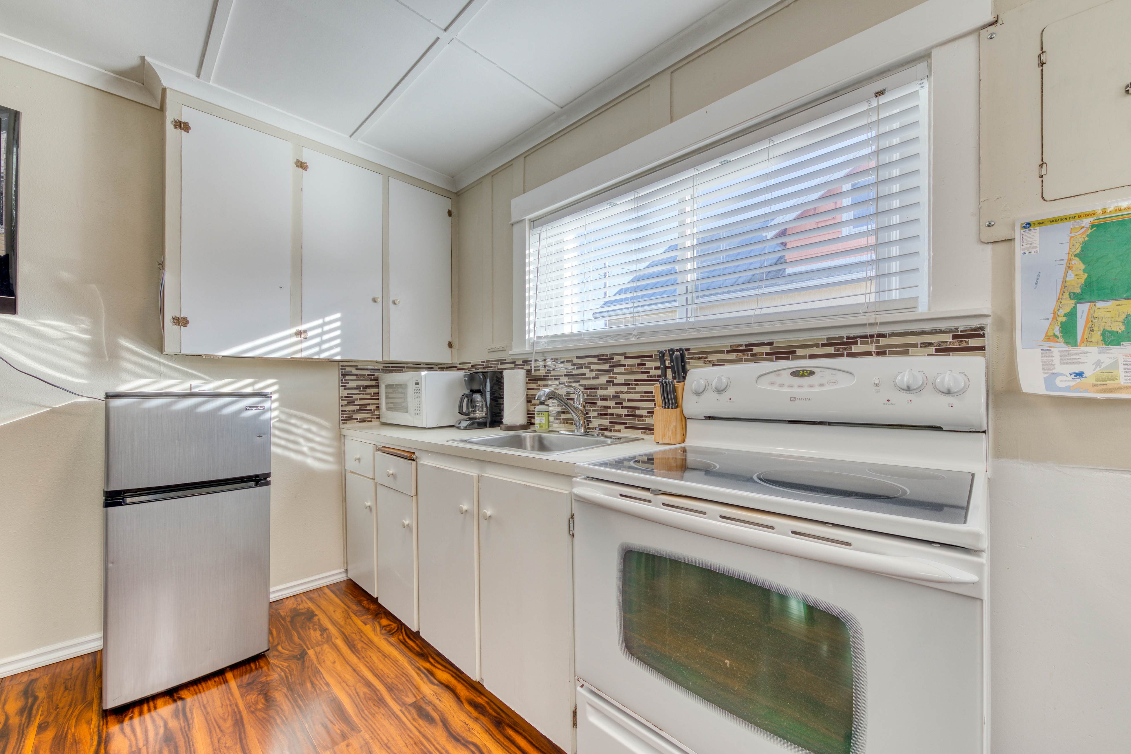 Four Dog-Friendly Rentals Near Beach Access - Ideal for Multi-Families