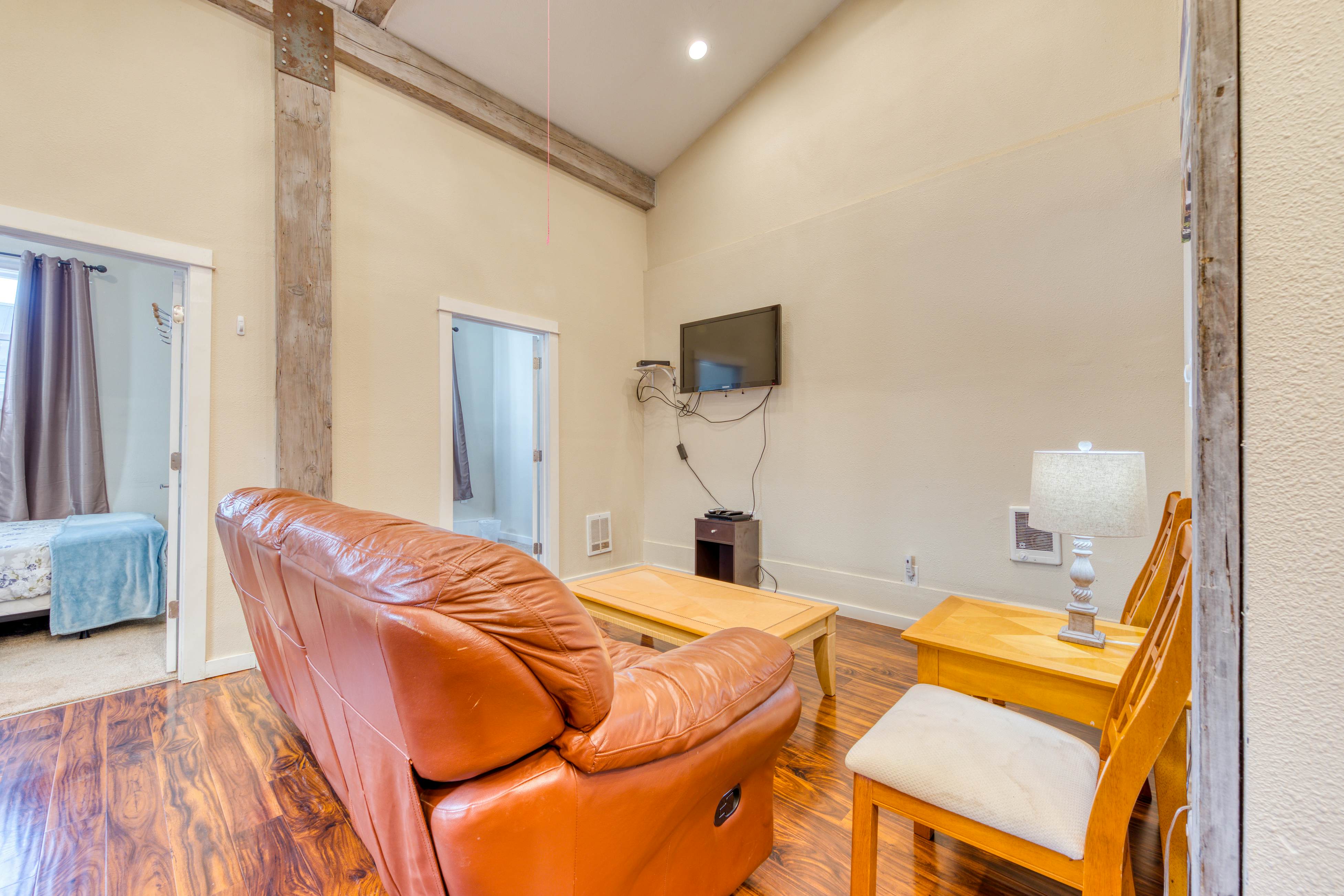 Four Dog-Friendly Rentals Near Beach Access - Ideal for Multi-Families