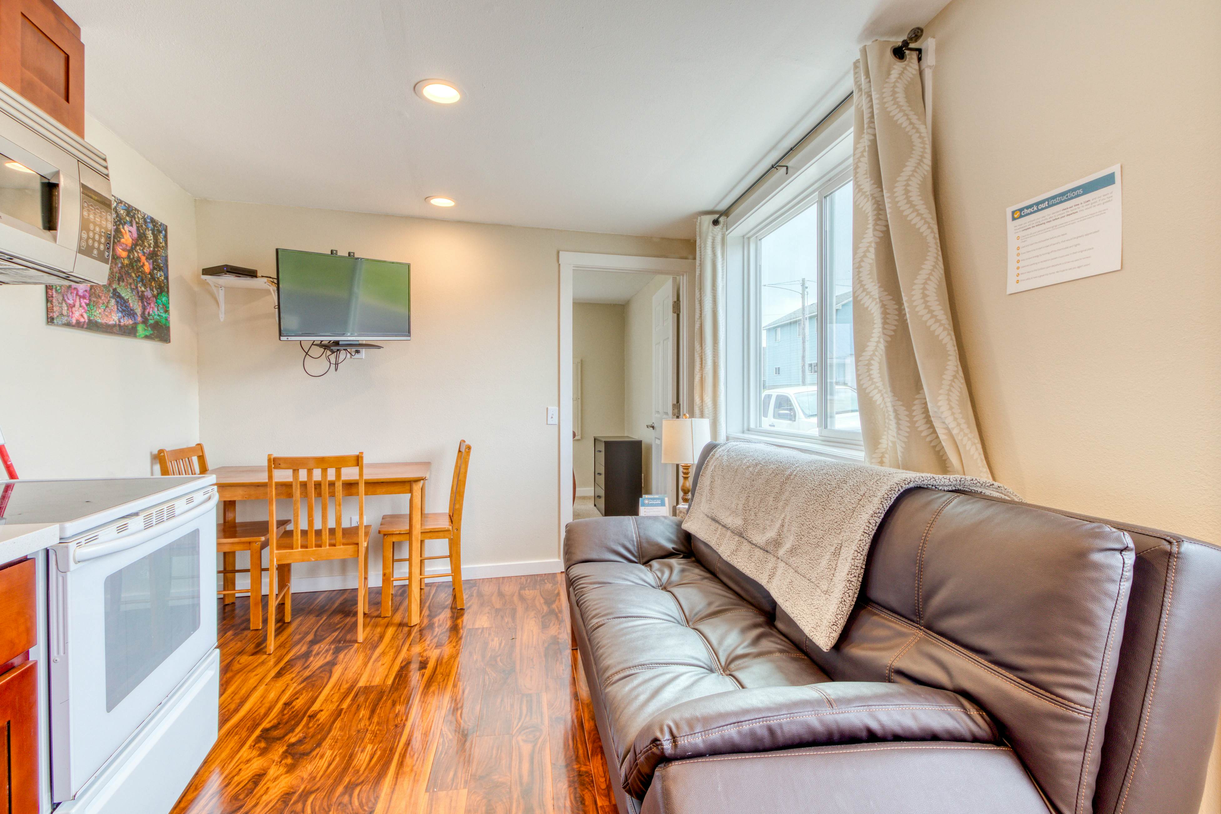 Four Dog-Friendly Rentals Near Beach Access - Ideal for Multi-Families