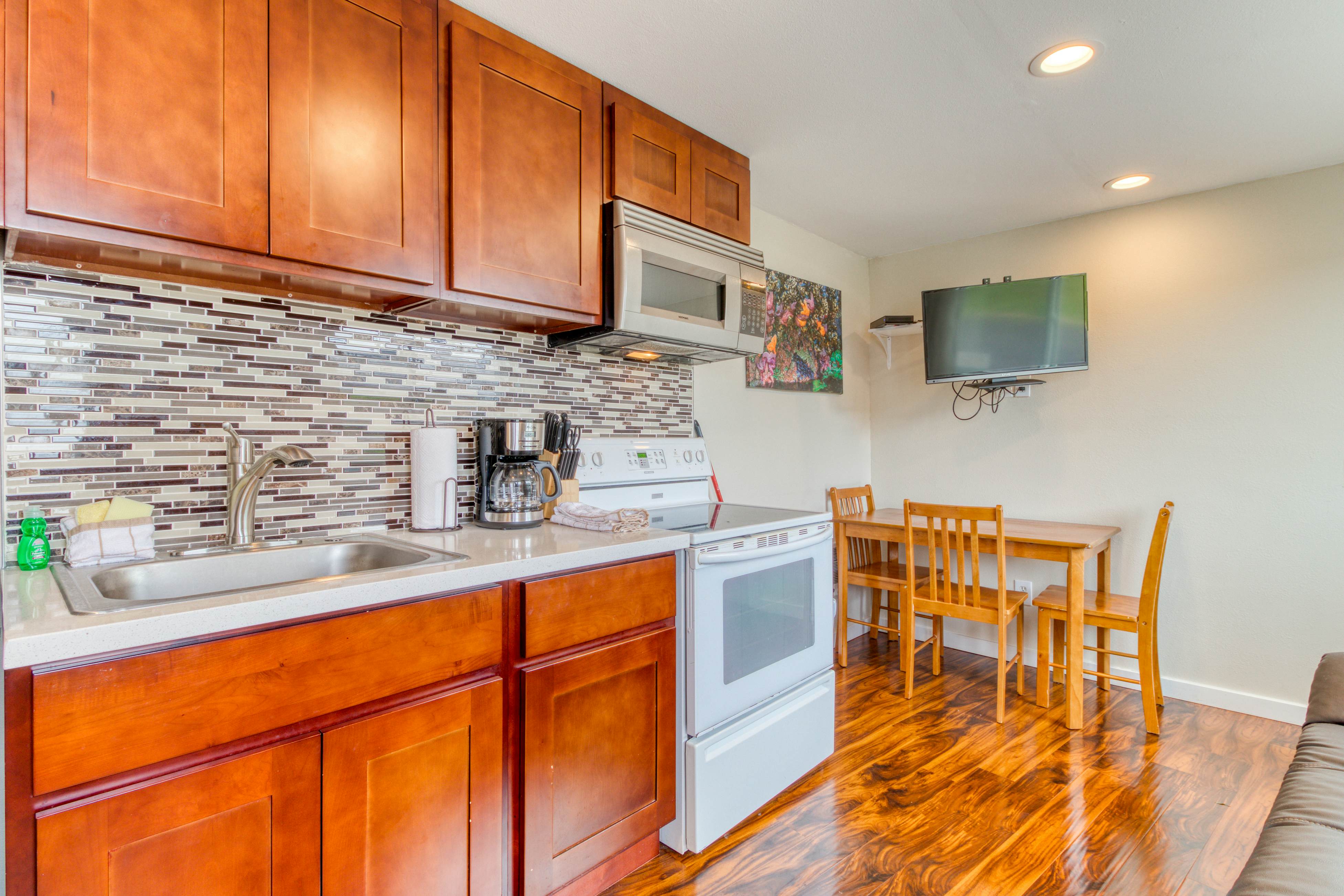 Four Dog-Friendly Rentals Near Beach Access - Ideal for Multi-Families