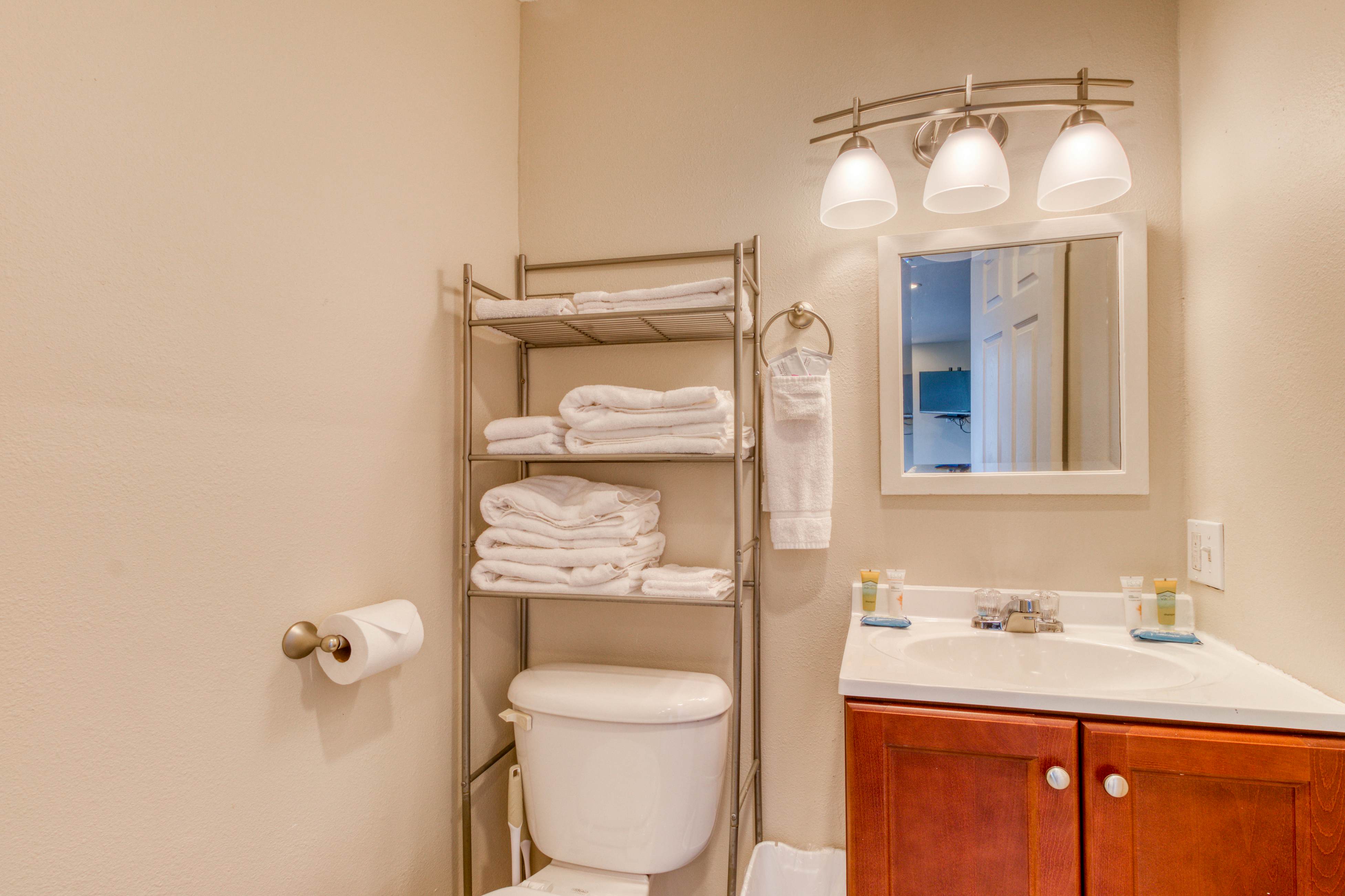 Four Dog-Friendly Rentals Near Beach Access - Ideal for Multi-Families