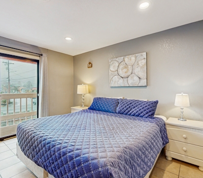 Dog Friendly Room Located Near the Beach and Downtown