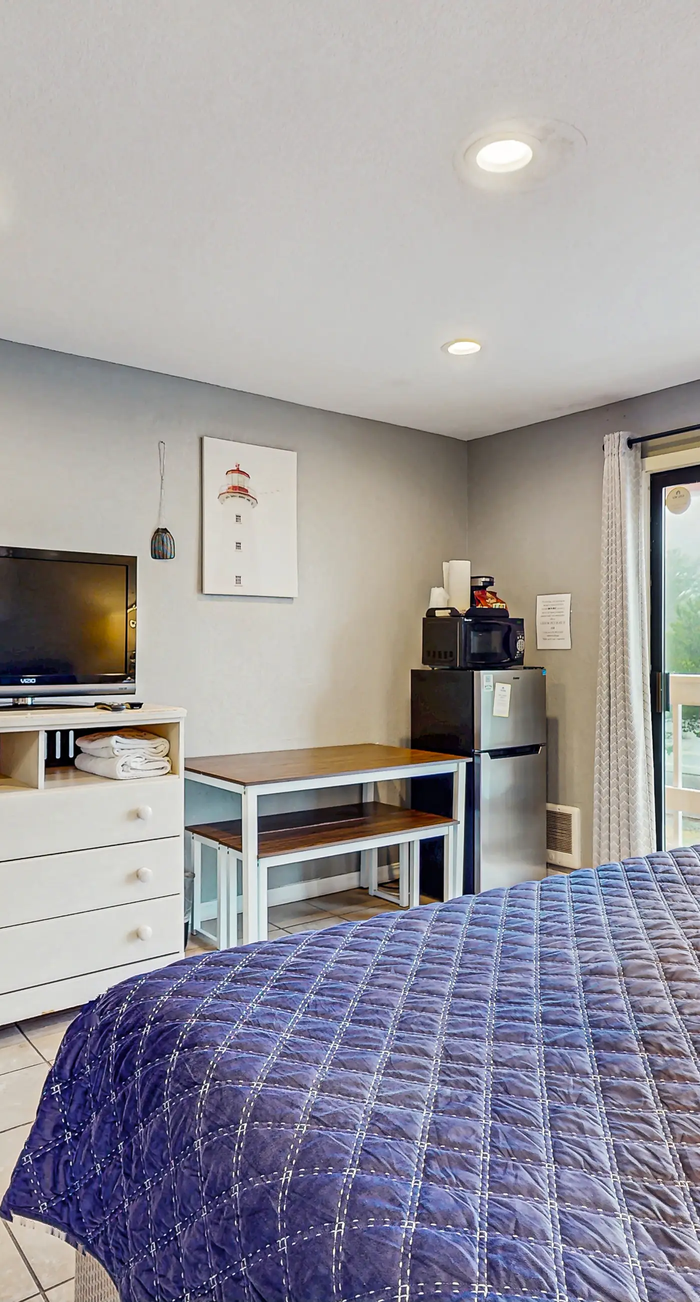 Dog Friendly Room Located Near the Beach and Downtown