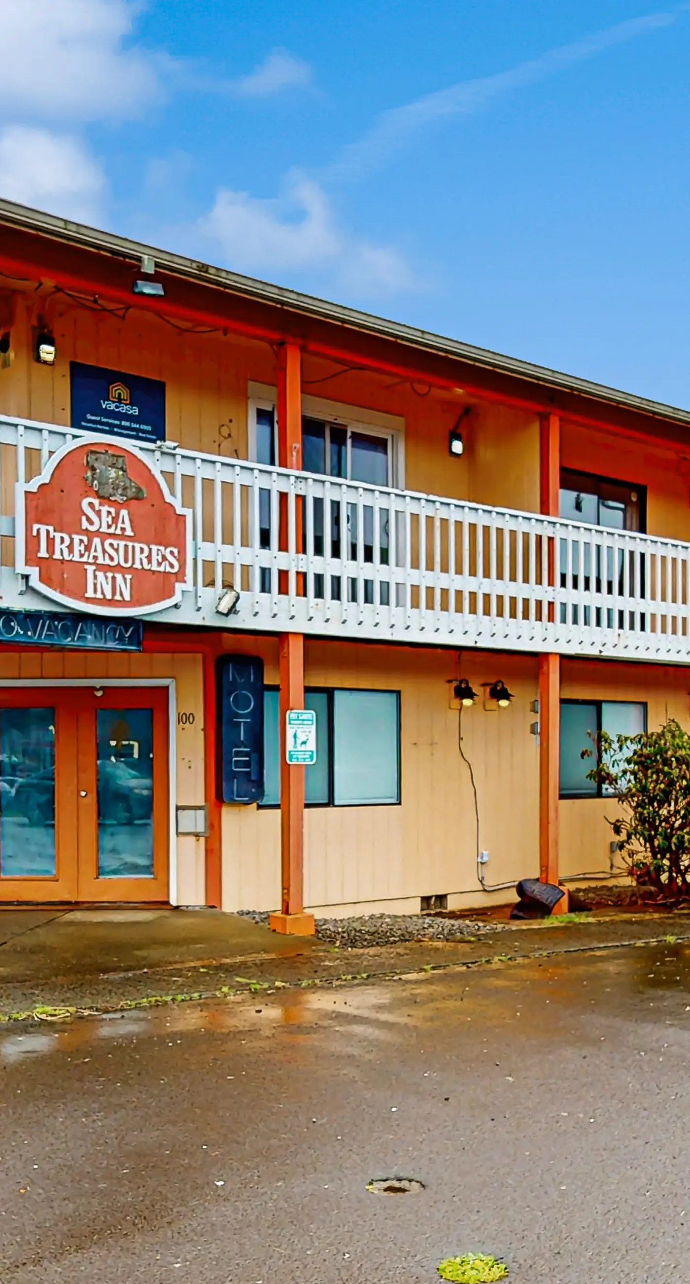 Dog Friendly Room Located Near the Beach and Downtown