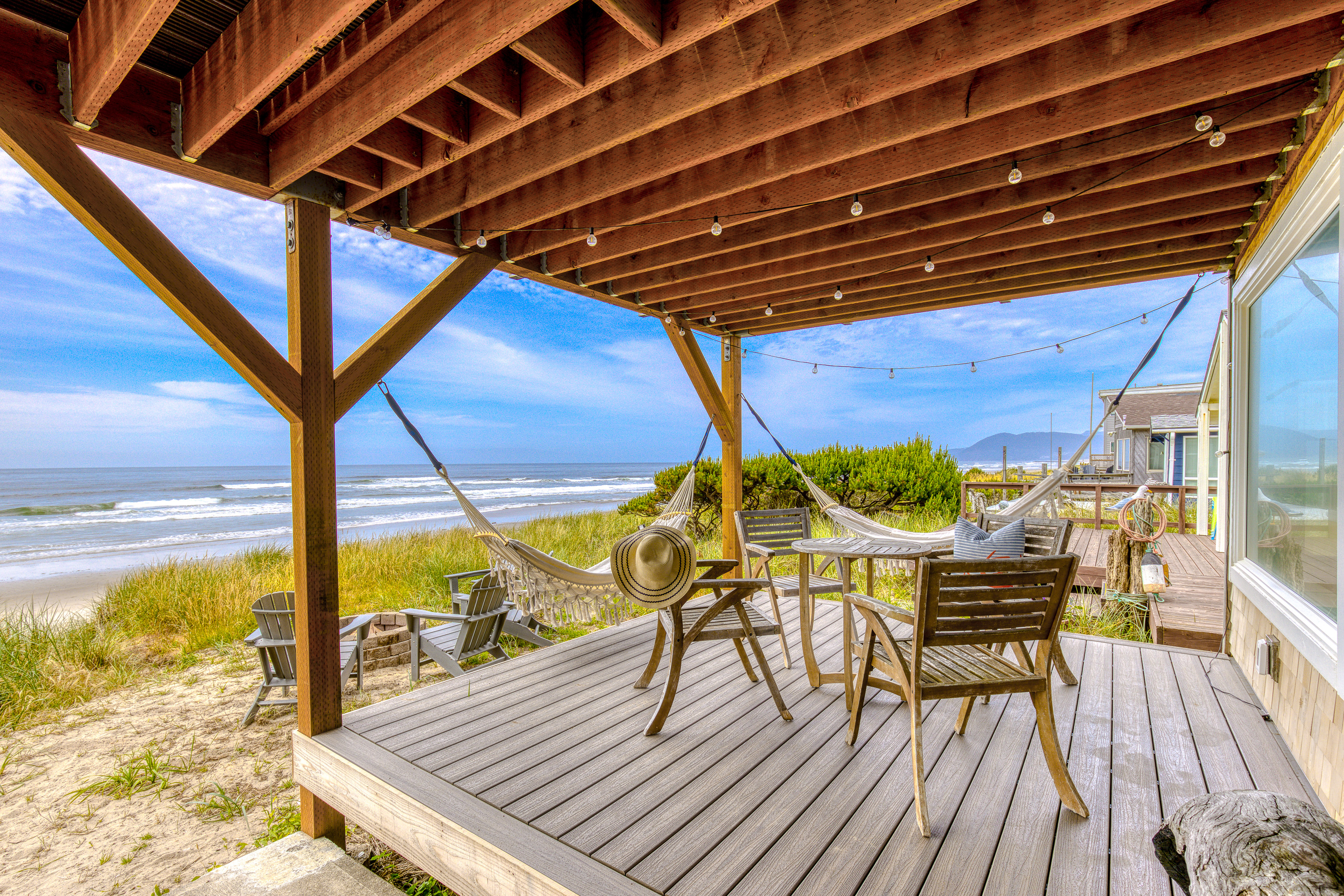 Spacious Dog Friendly Home with WiFi and Spectacular Oceanfront View
