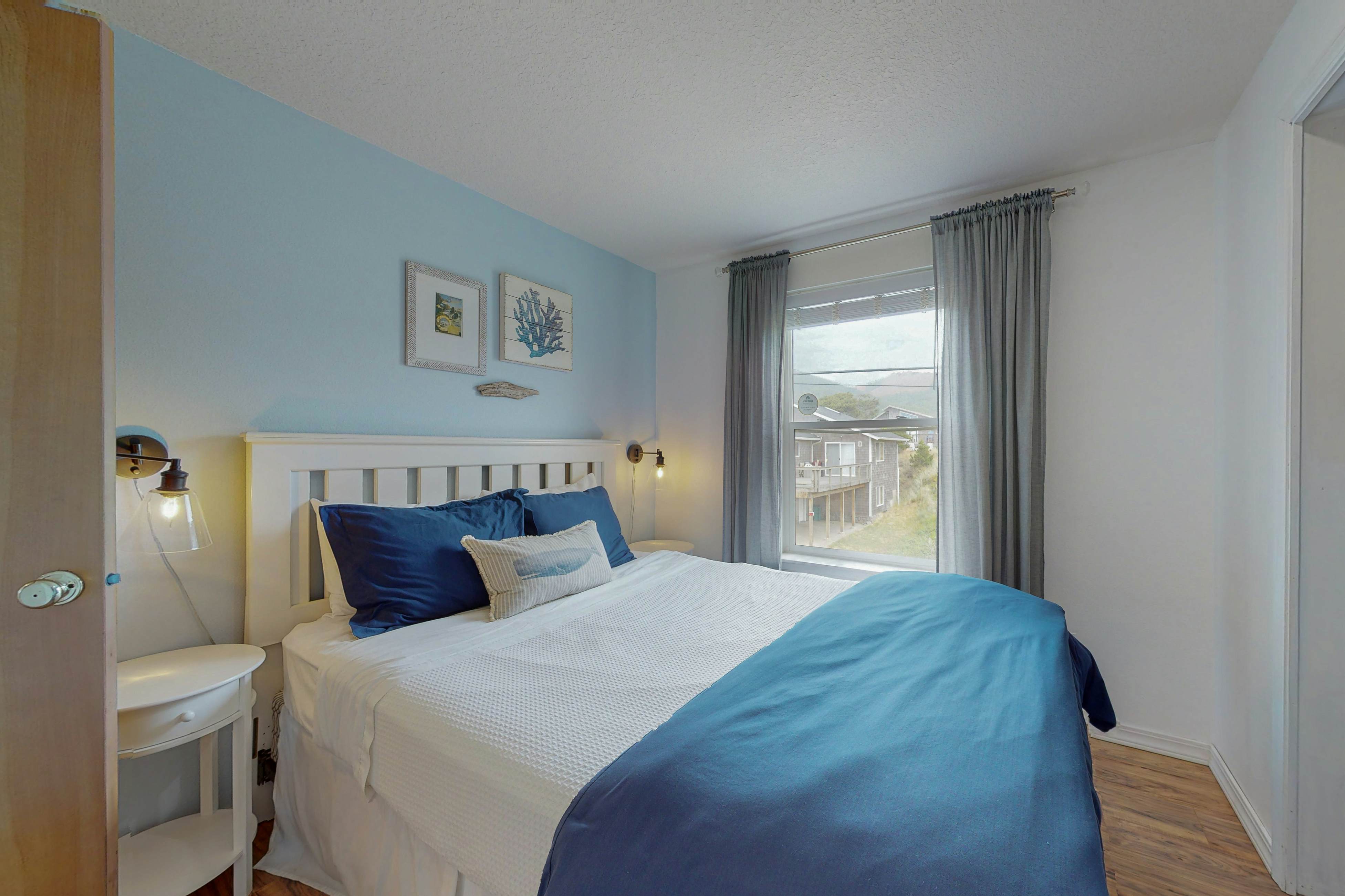 Spacious Dog-Friendly Home with WiFi & Spectacular Oceanfront View