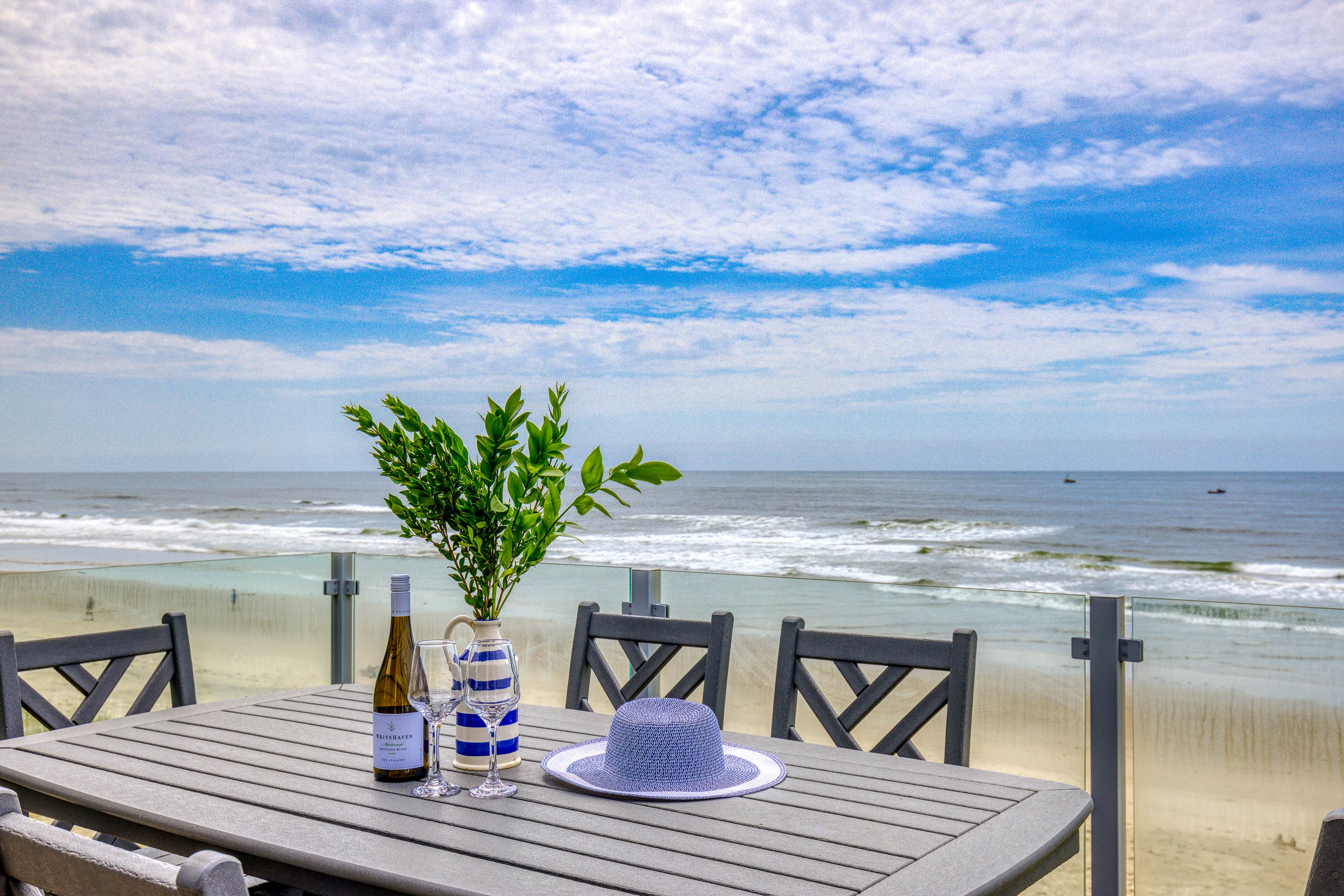 Spacious Dog-Friendly Home with WiFi & Spectacular Oceanfront View