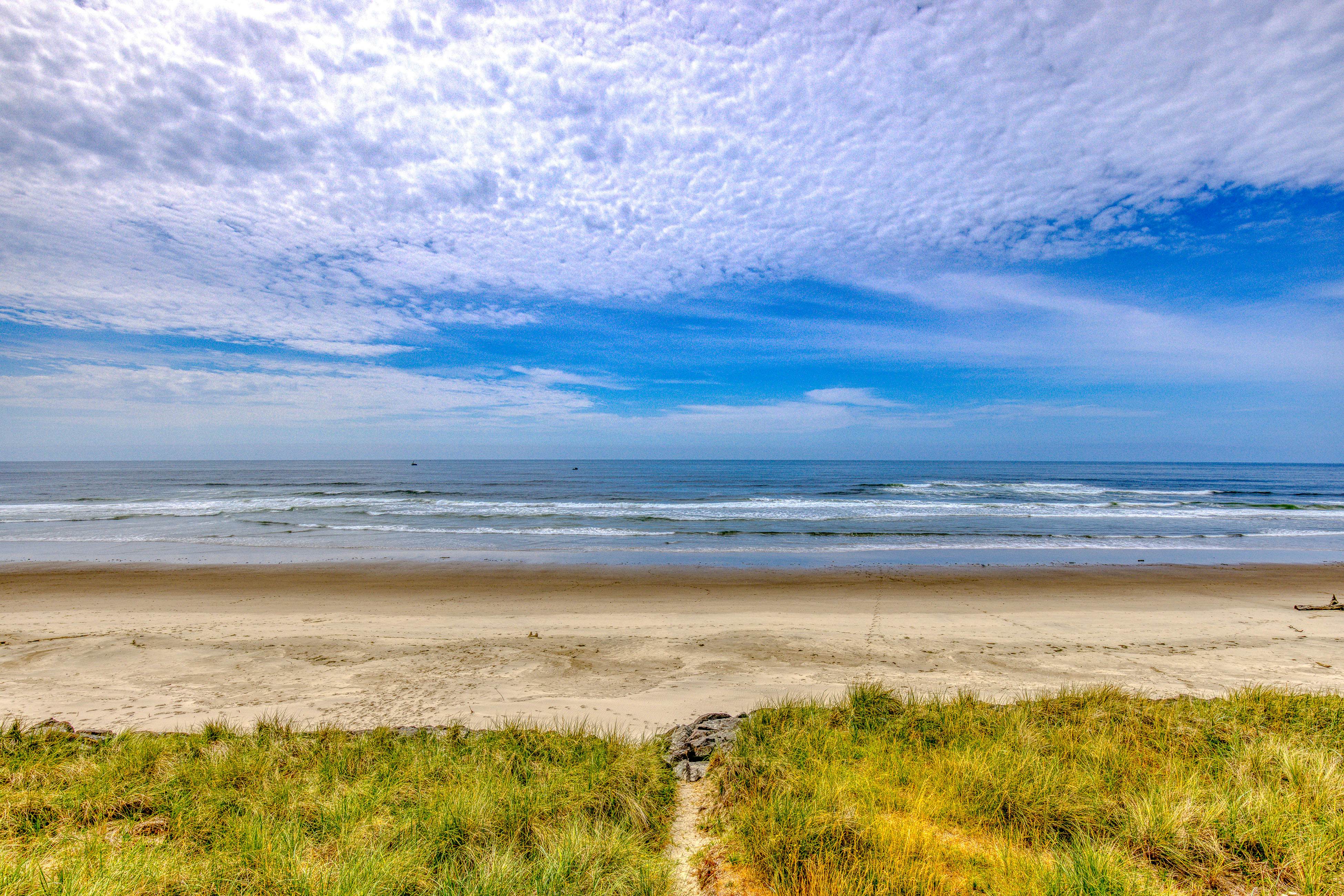 Spacious Dog-Friendly Home with WiFi & Spectacular Oceanfront View