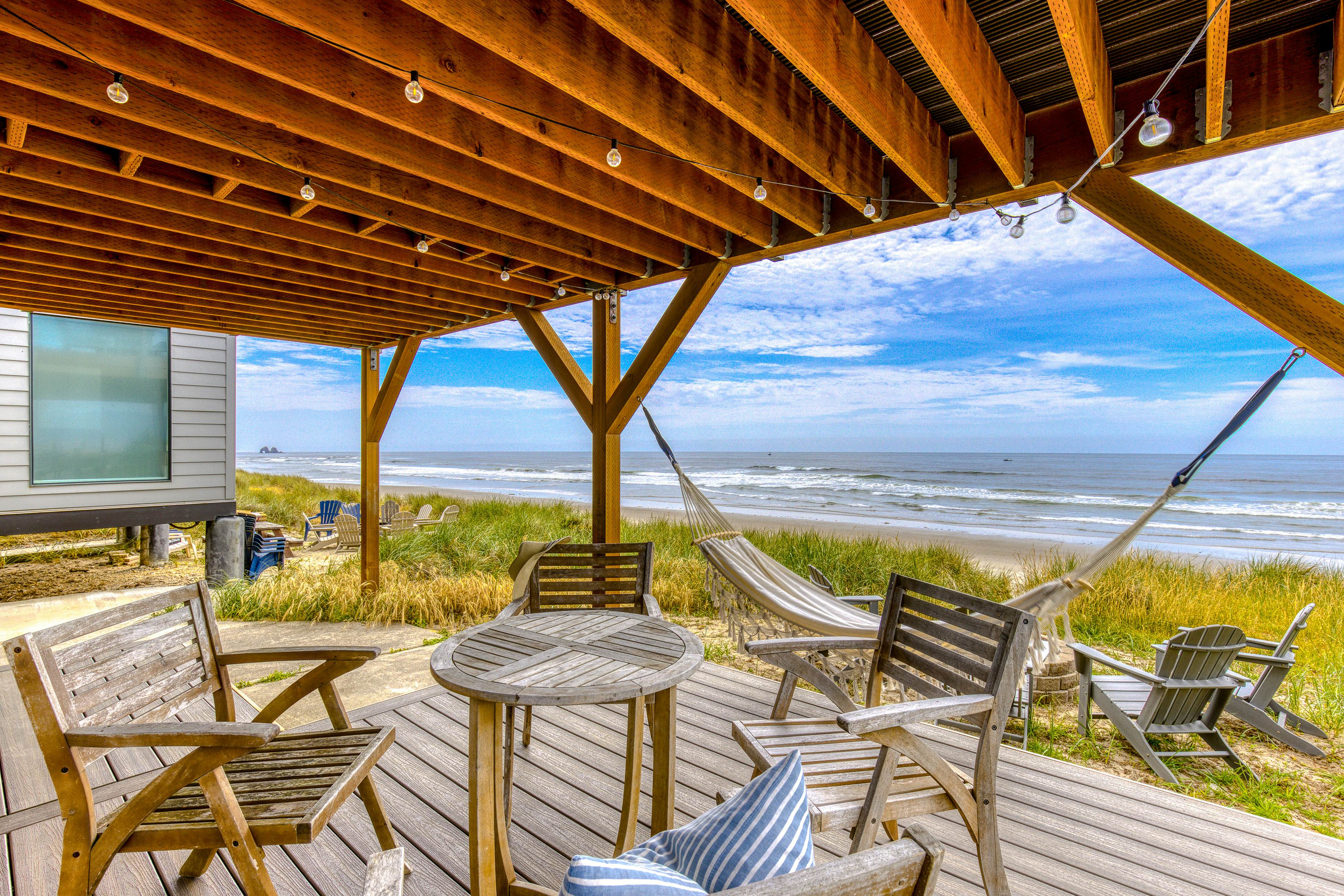 Spacious Dog-Friendly Home with WiFi & Spectacular Oceanfront View