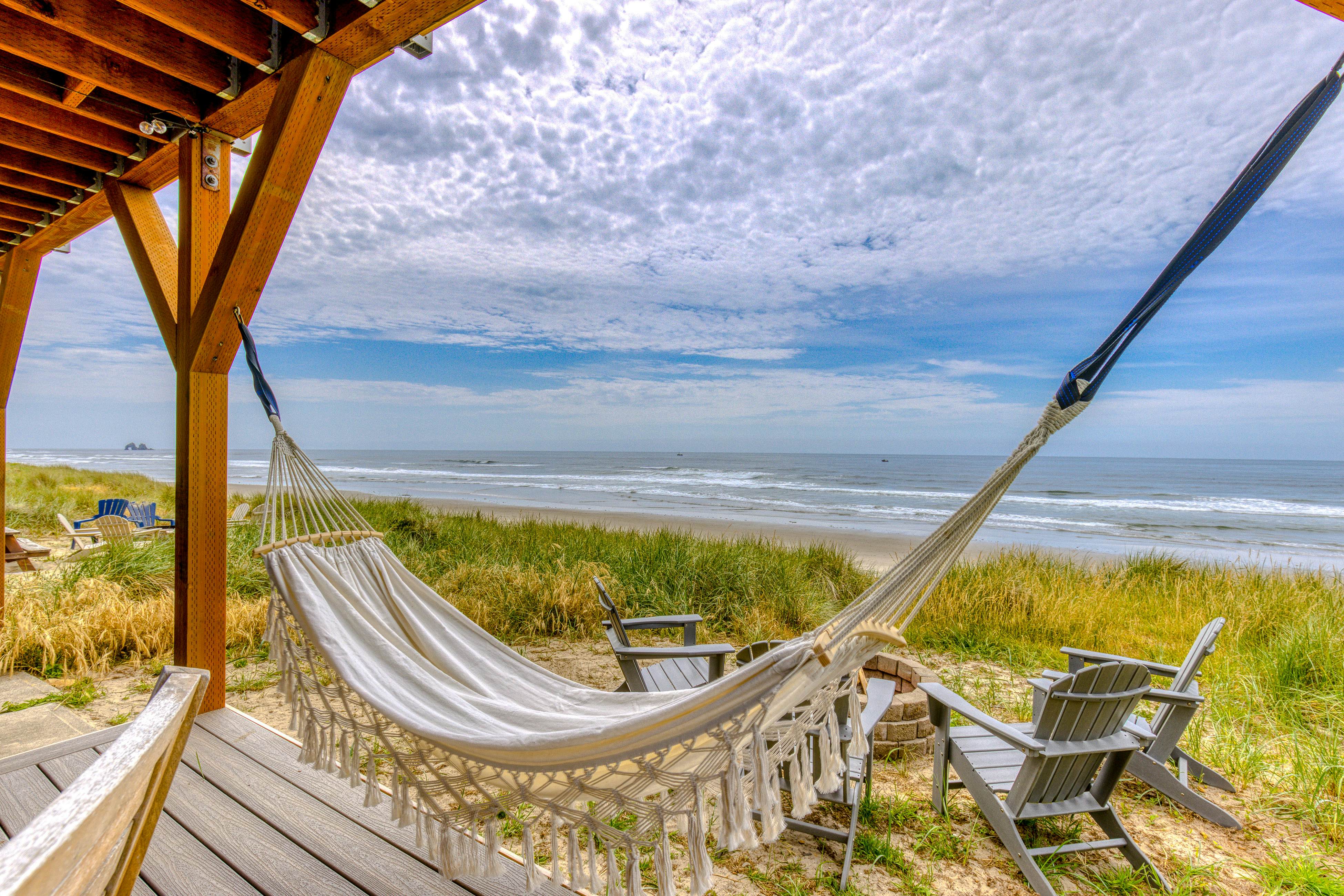 Spacious Dog-Friendly Home with WiFi & Spectacular Oceanfront View