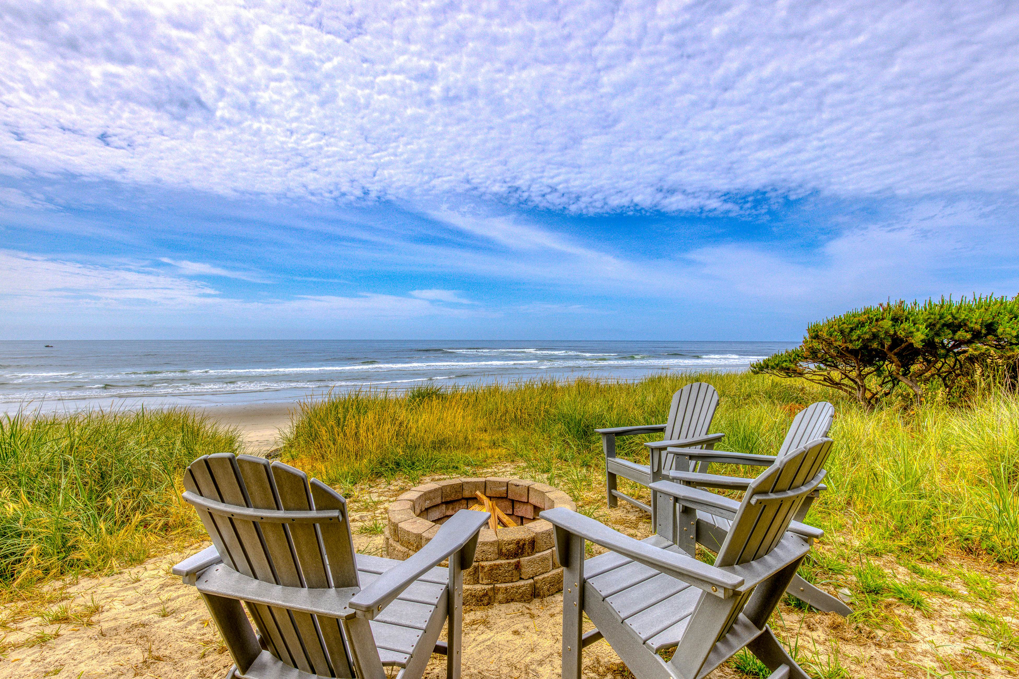 Spacious Dog-Friendly Home with WiFi & Spectacular Oceanfront View