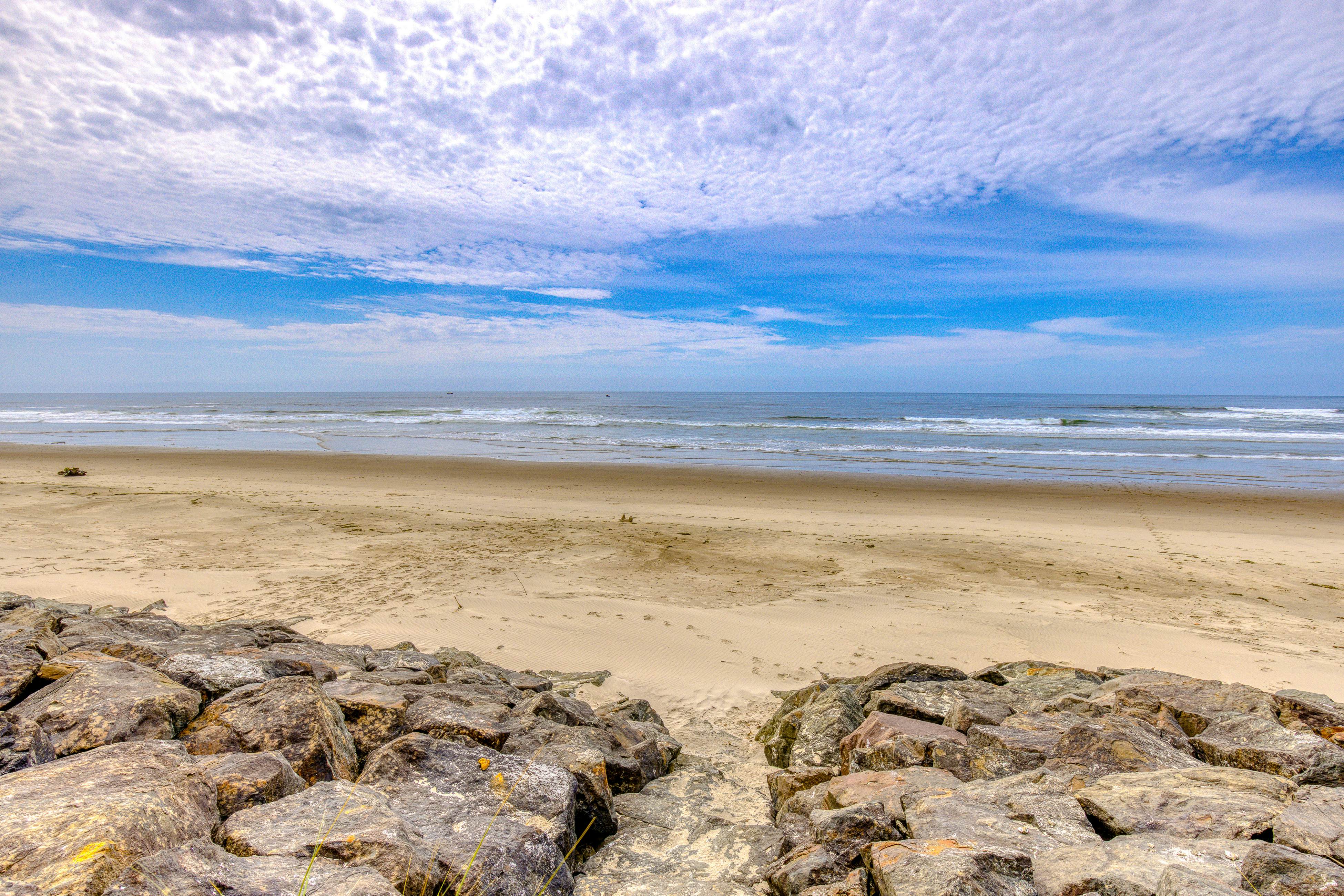 Spacious Dog-Friendly Home with WiFi & Spectacular Oceanfront View