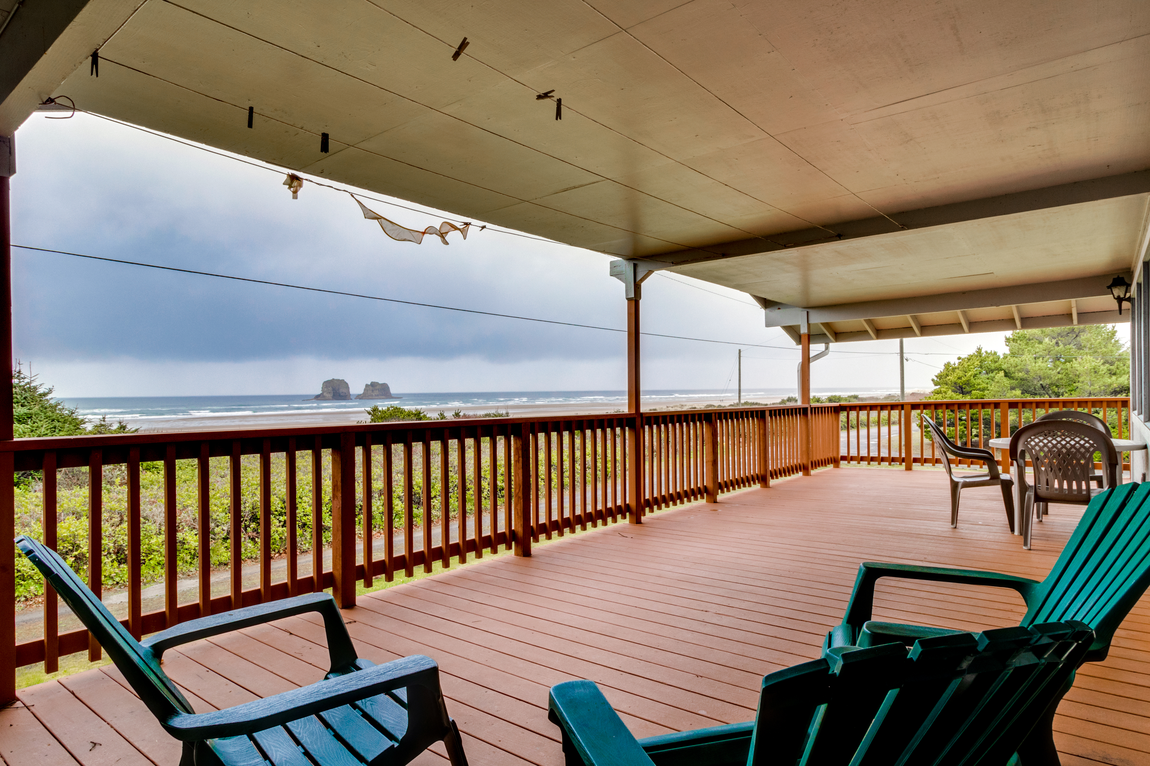 Dog Friendly Oceanfront House with Ocean Views Walk to Beach