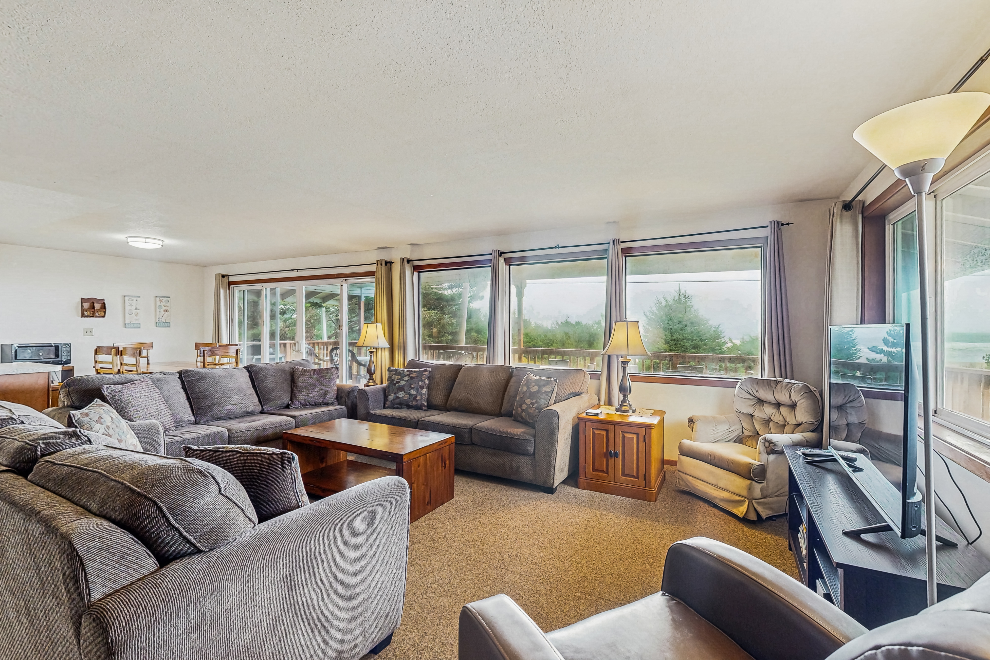 Dog Friendly Oceanfront House with Ocean Views Walk to Beach