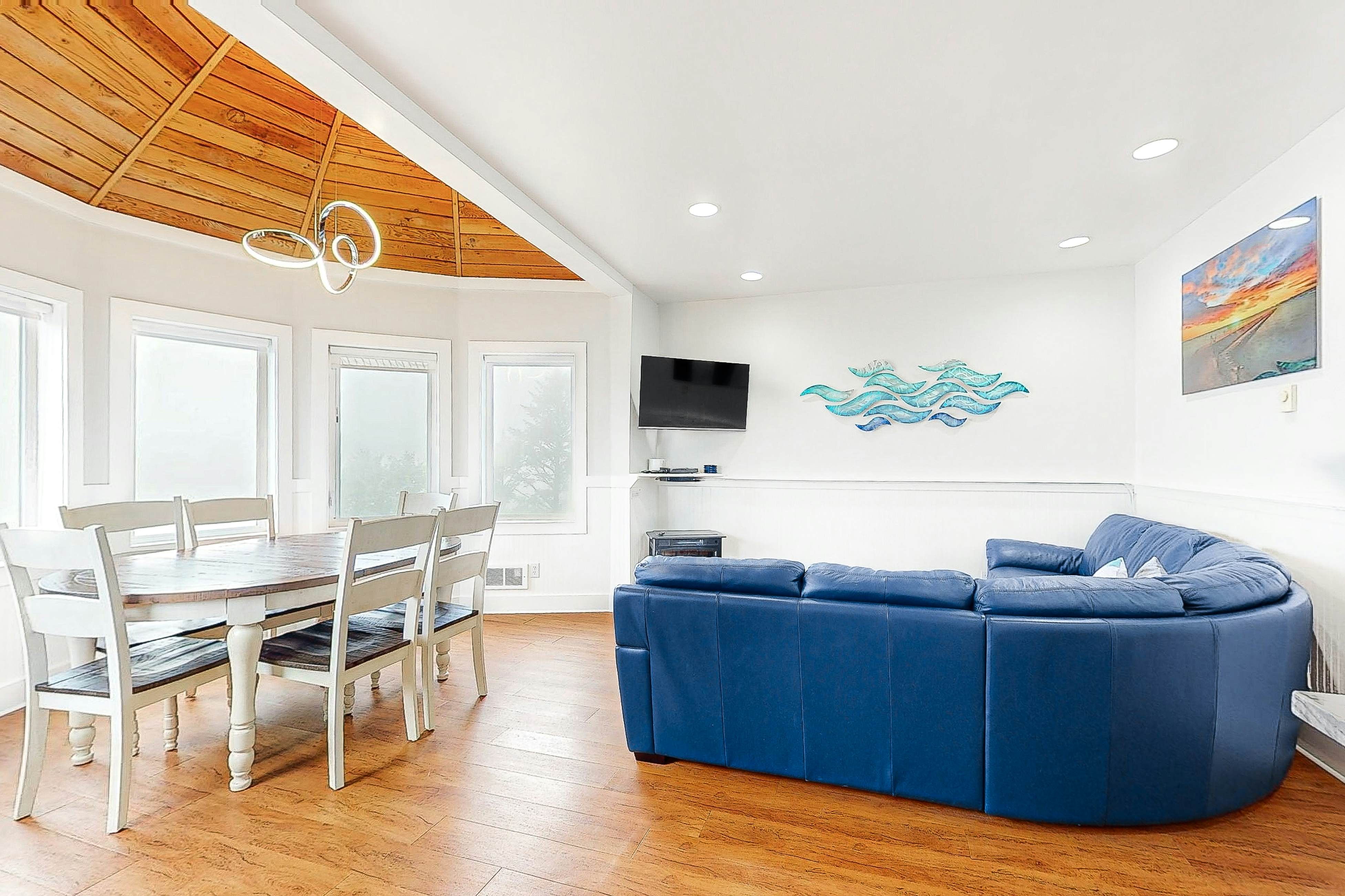 Dog-friendly condo with ocean views, private balcony & great location