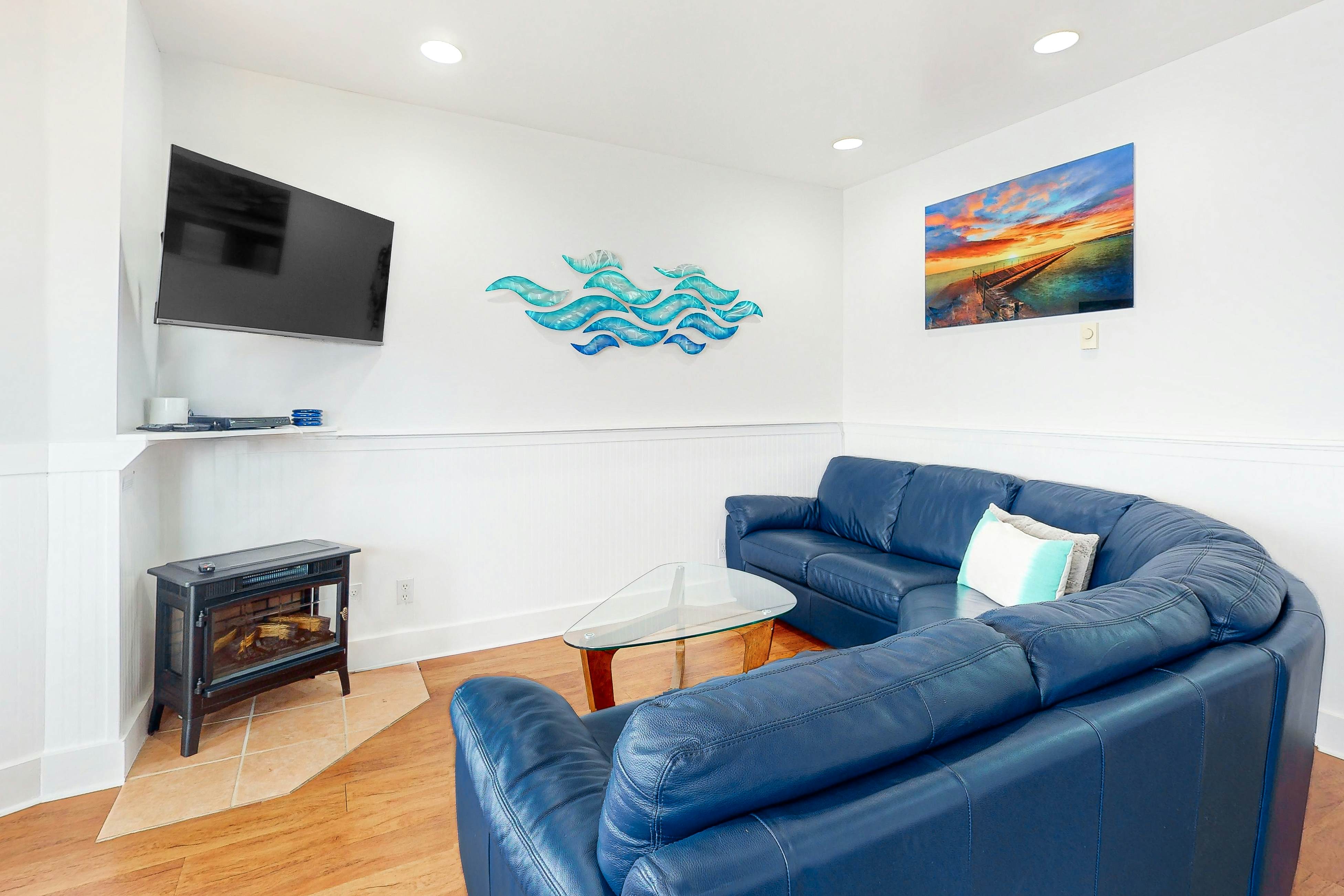 Dog-friendly condo with ocean views, private balcony & great location