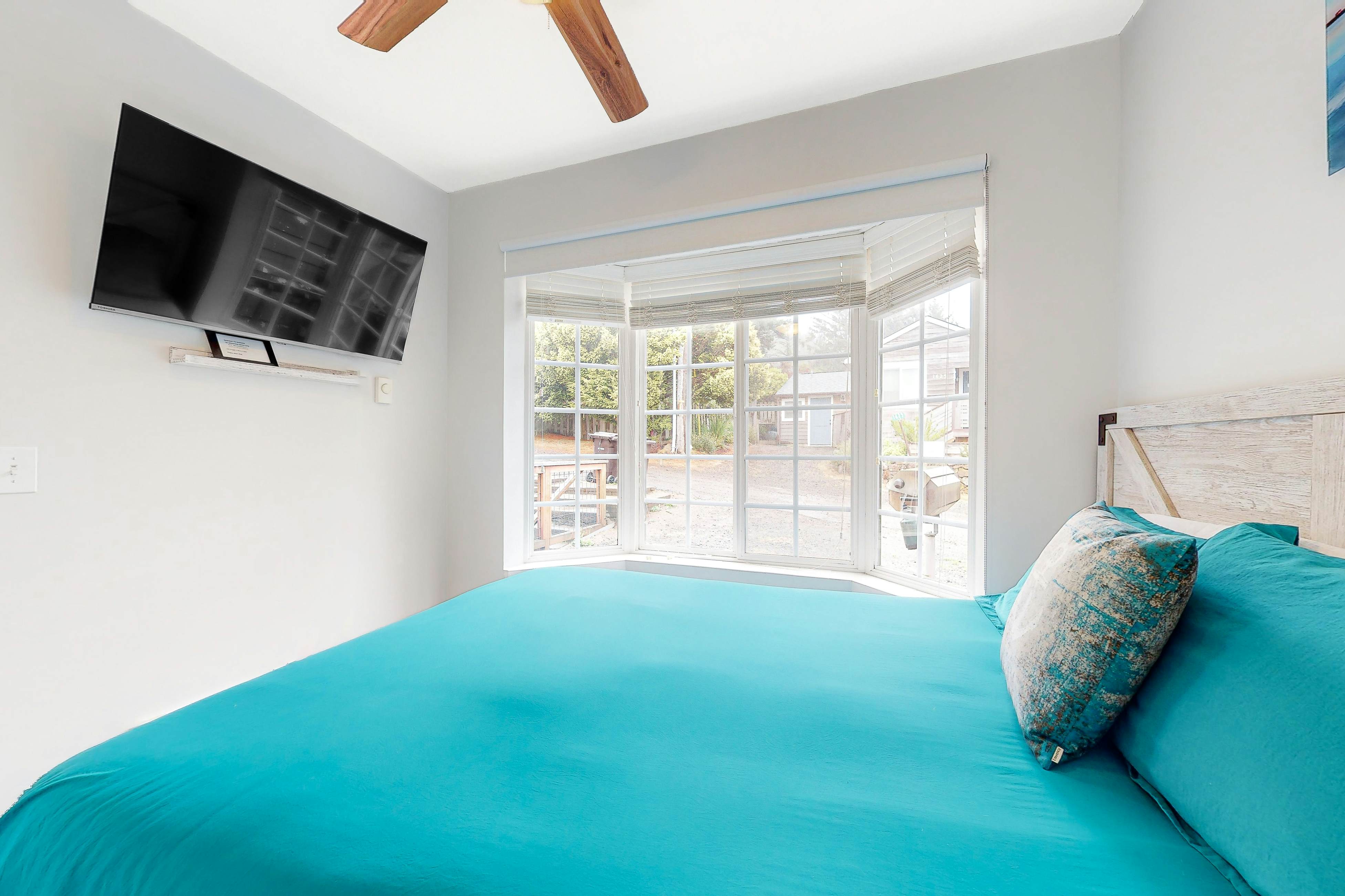 Dog-friendly condo with ocean views, private balcony & great location