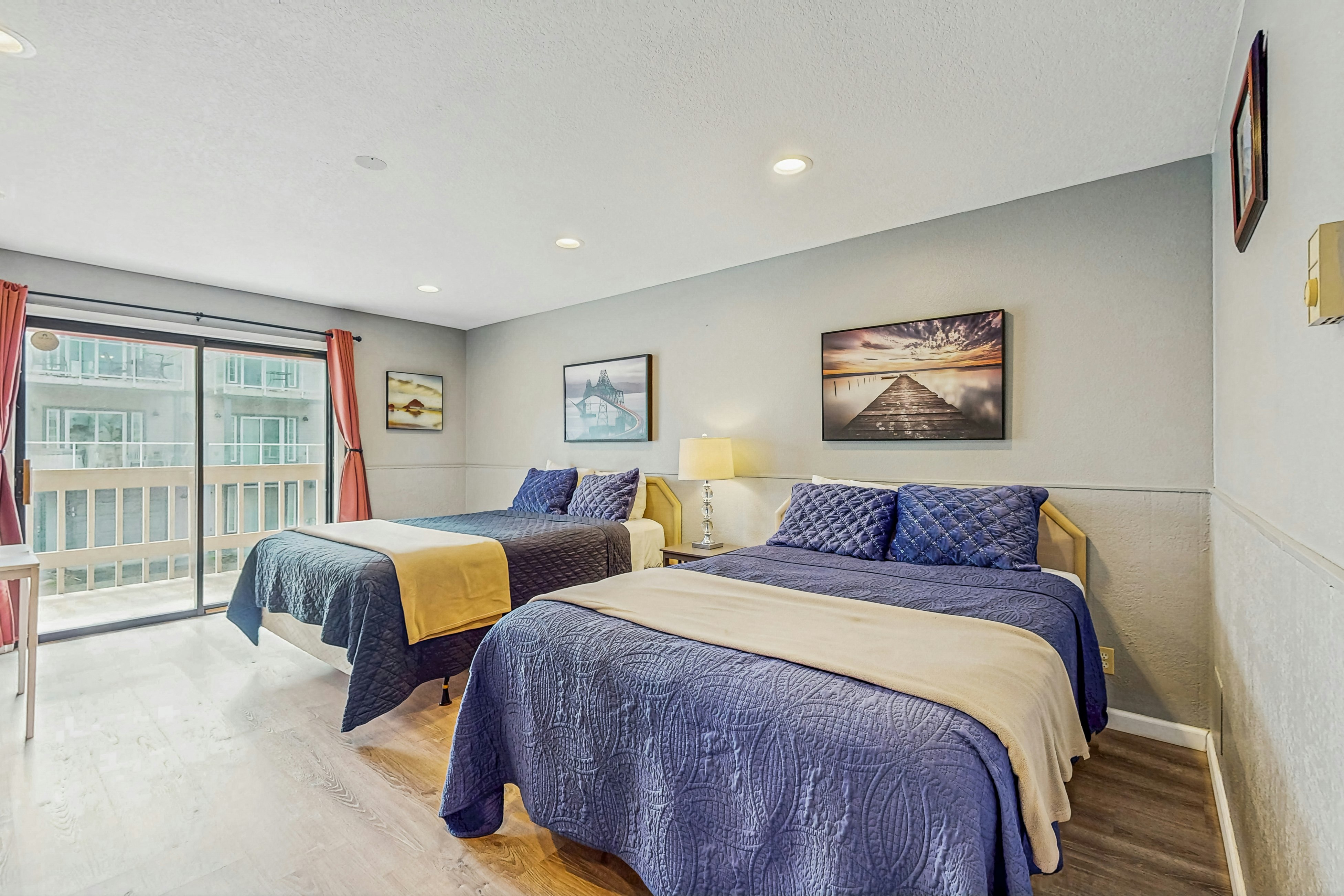 Dog-Friendly, Spacious Room Located Near the Beach and Downtown