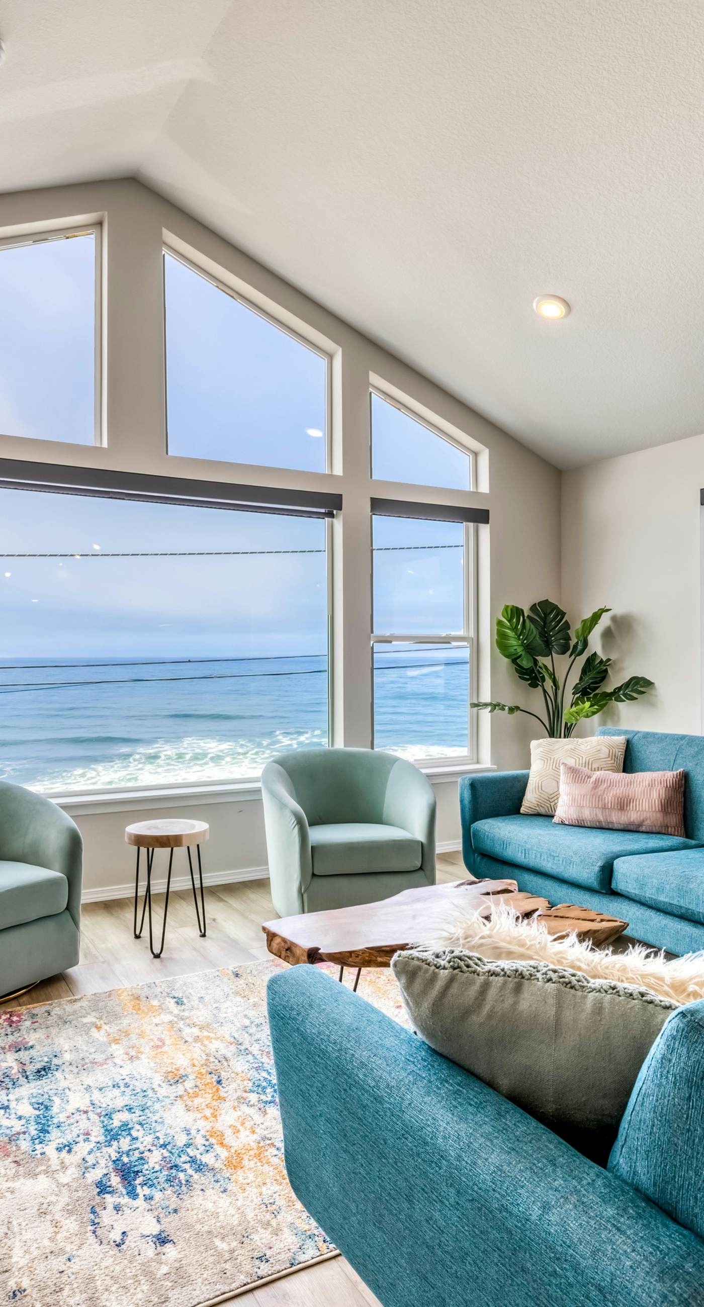 Oceanfront dog friendly home with hot tub and huge view steps to beach access