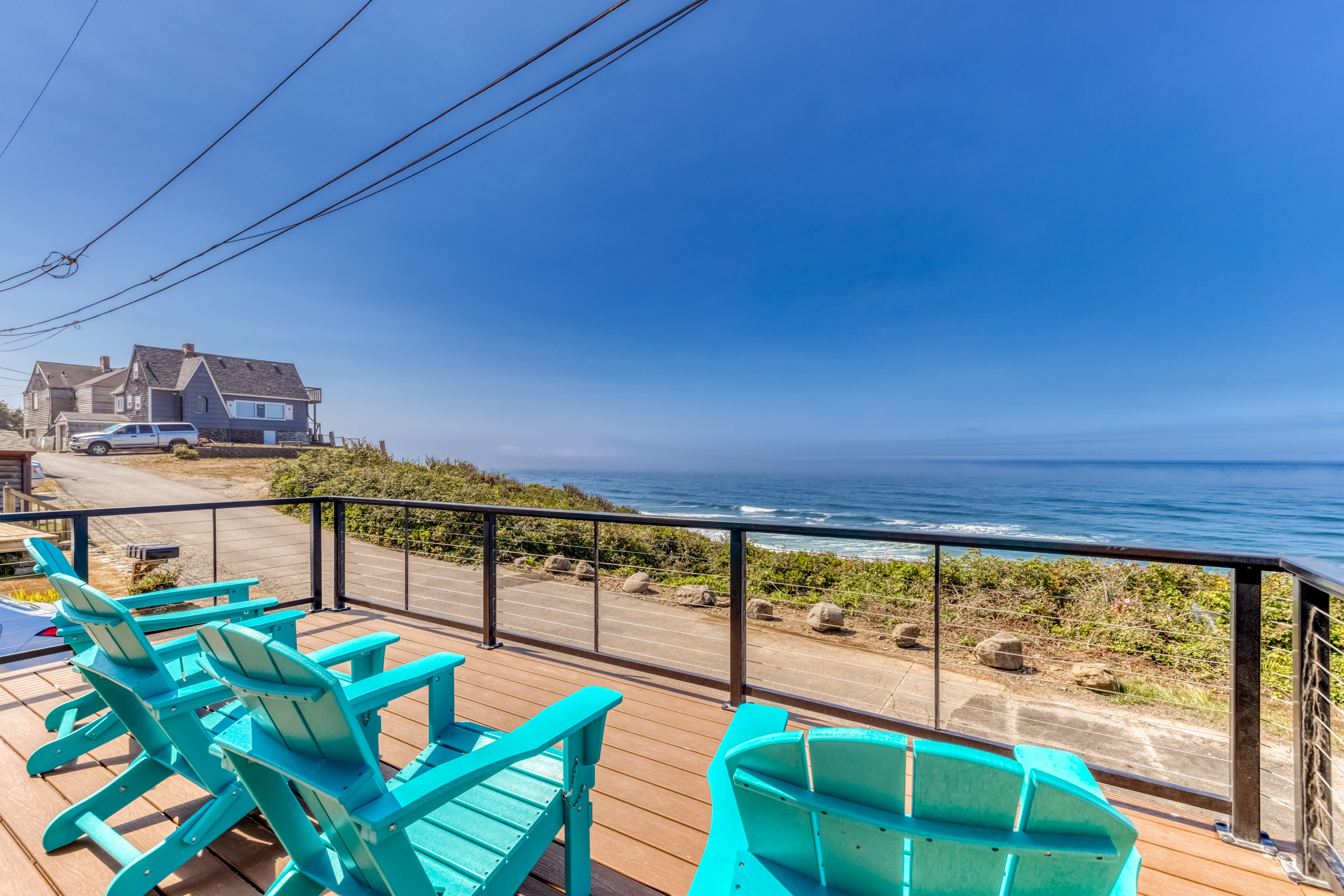 Oceanfront dog friendly home with hot tub and huge view steps to beach access