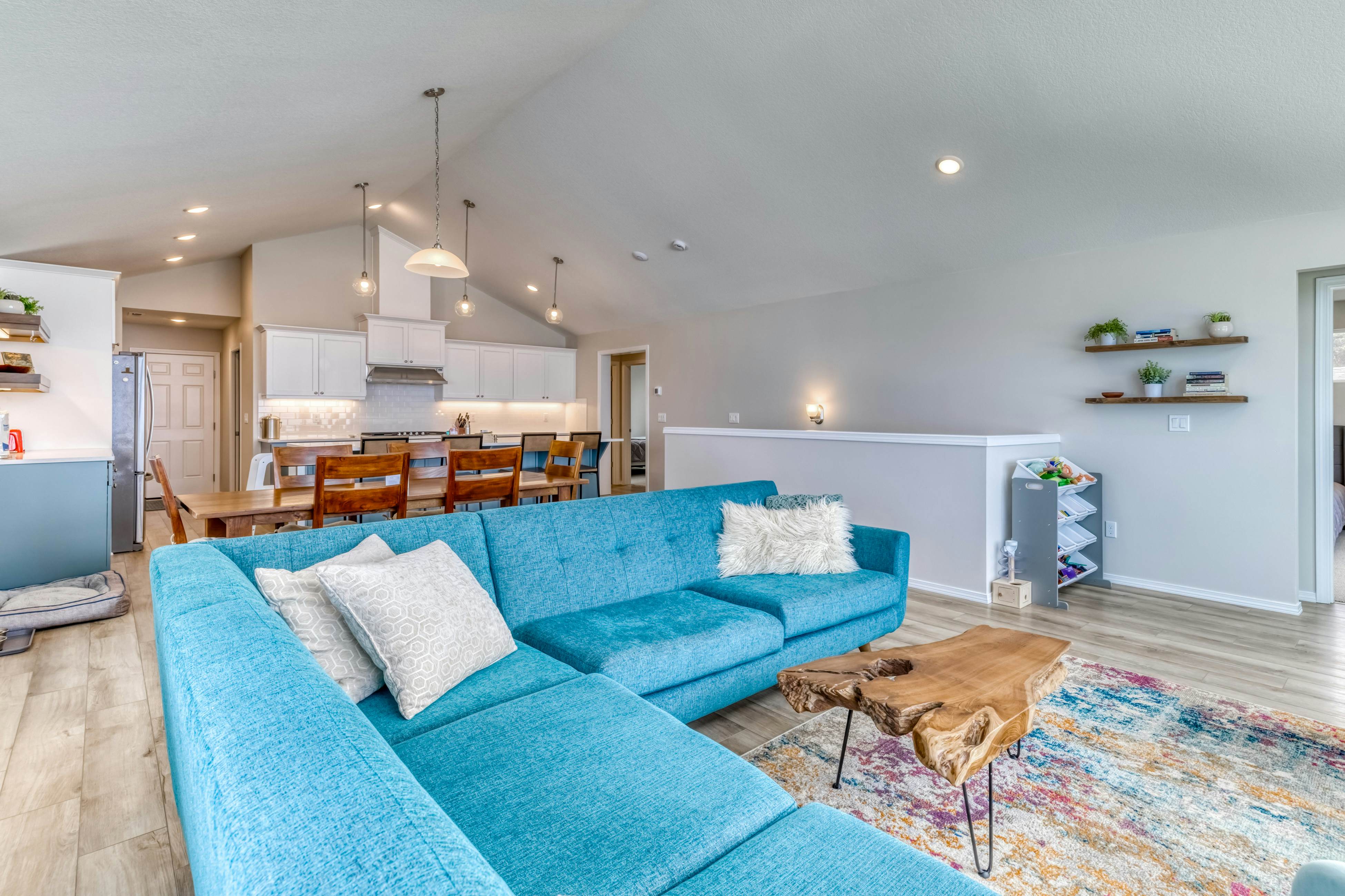 Oceanfront, dog-friendly home with hot tub & huge view - steps to beach access