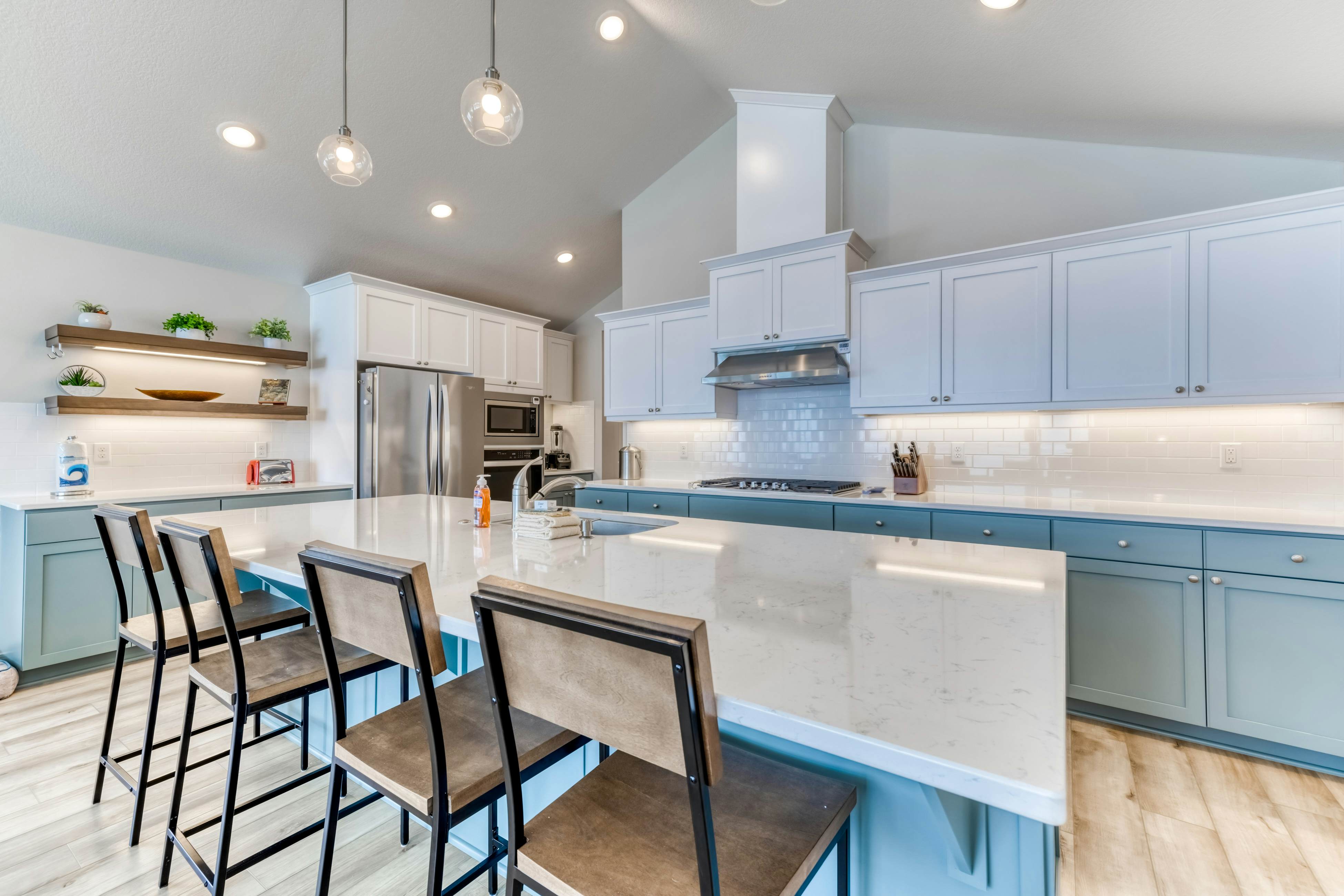 Oceanfront, dog-friendly home with hot tub & huge view - steps to beach access