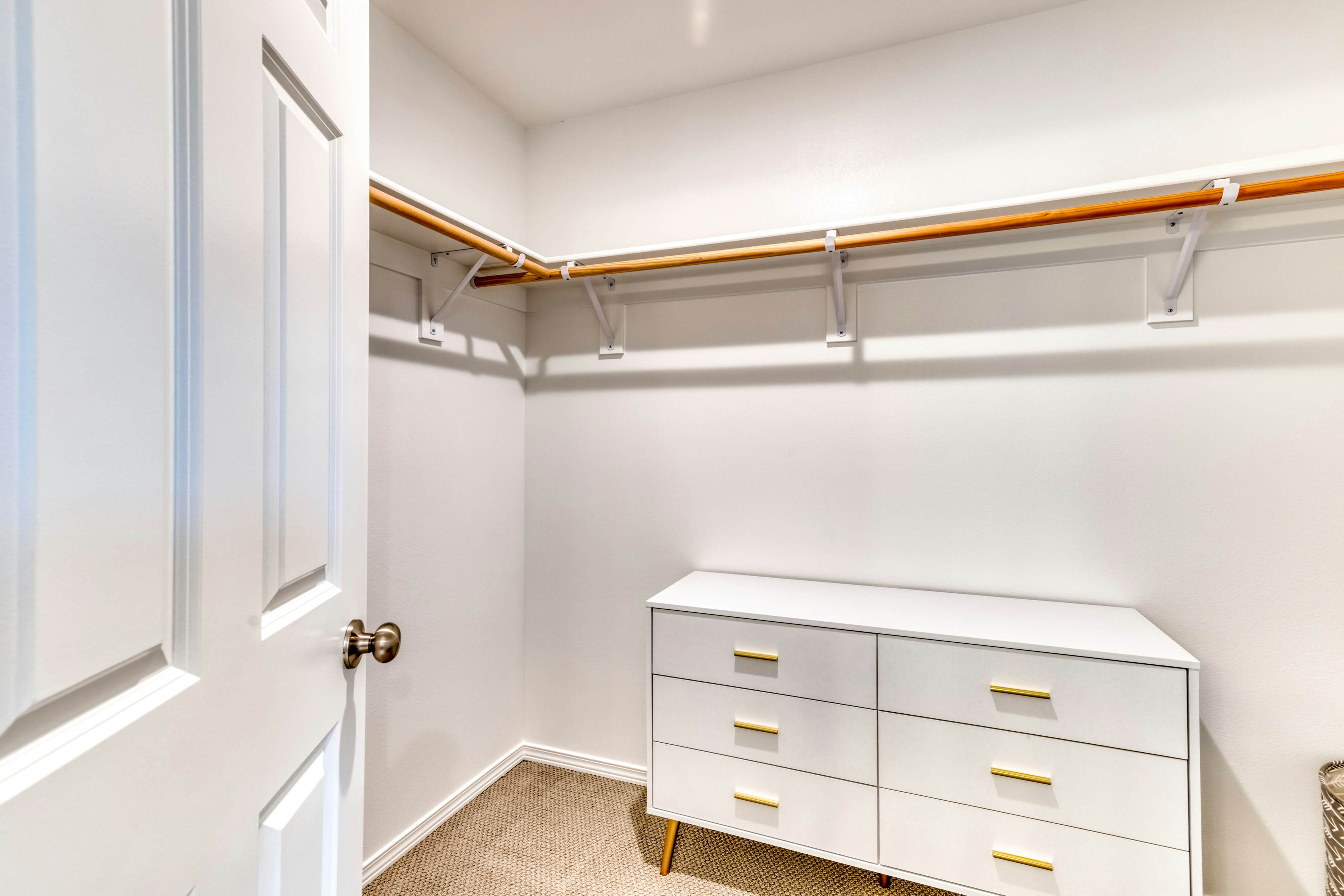 Oceanfront, dog-friendly home with hot tub & huge view - steps to beach access