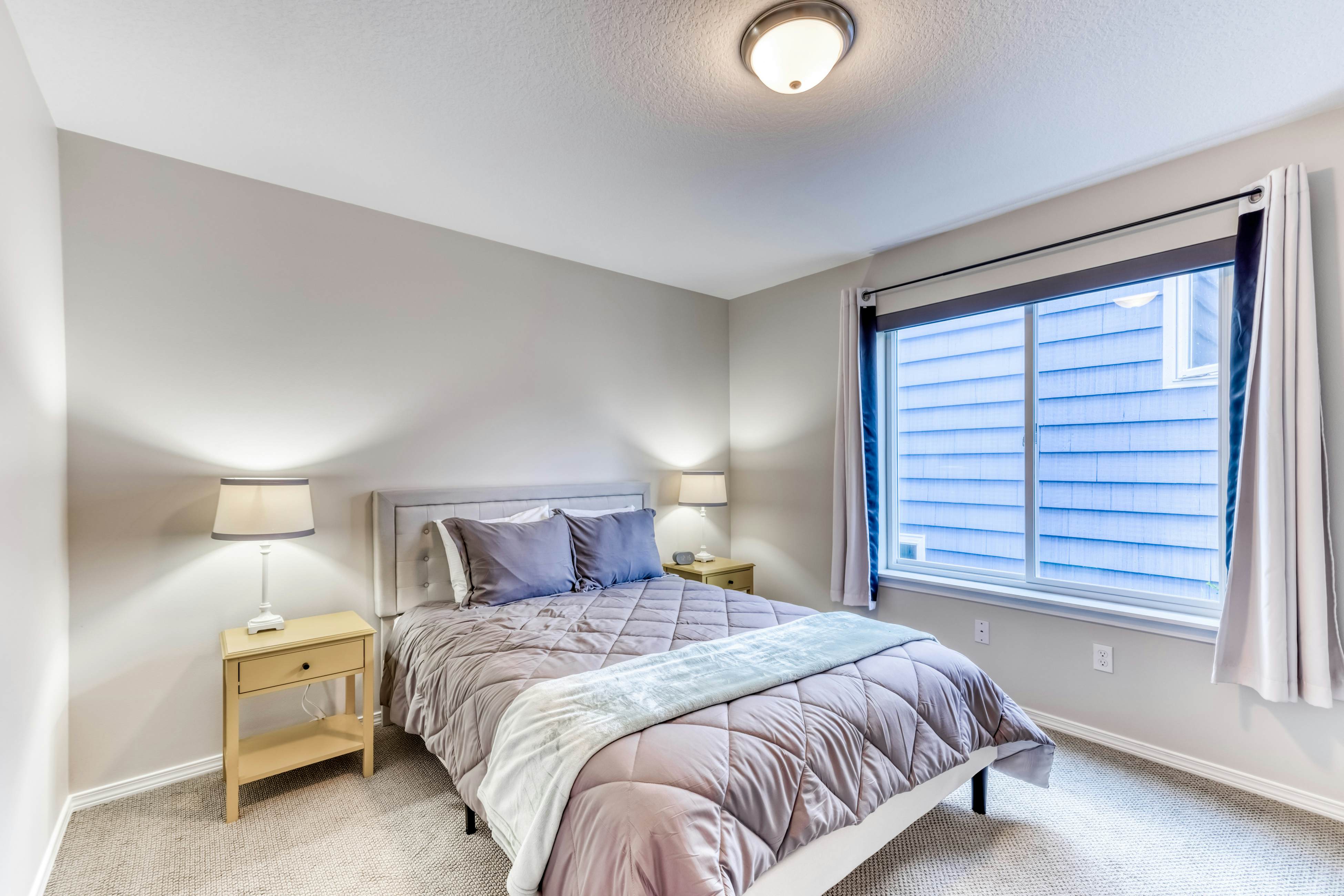 Oceanfront, dog-friendly home with hot tub & huge view - steps to beach access