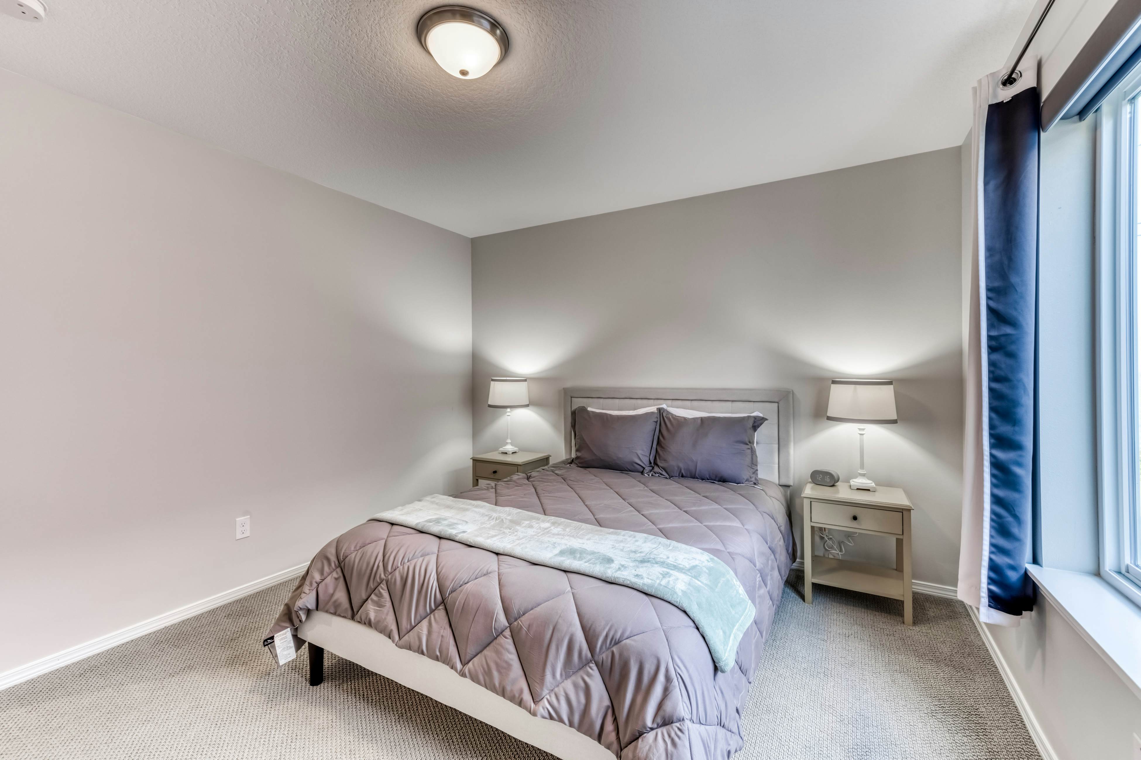 Oceanfront, dog-friendly home with hot tub & huge view - steps to beach access