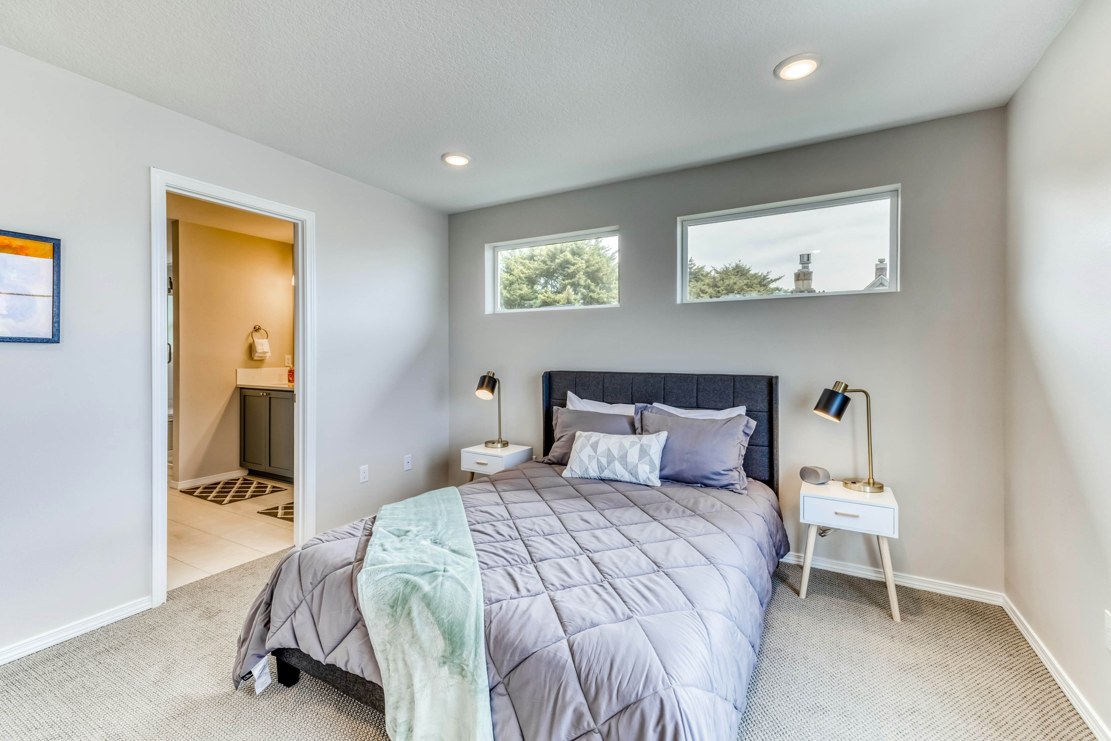 Oceanfront, dog-friendly home with hot tub & huge view - steps to beach access