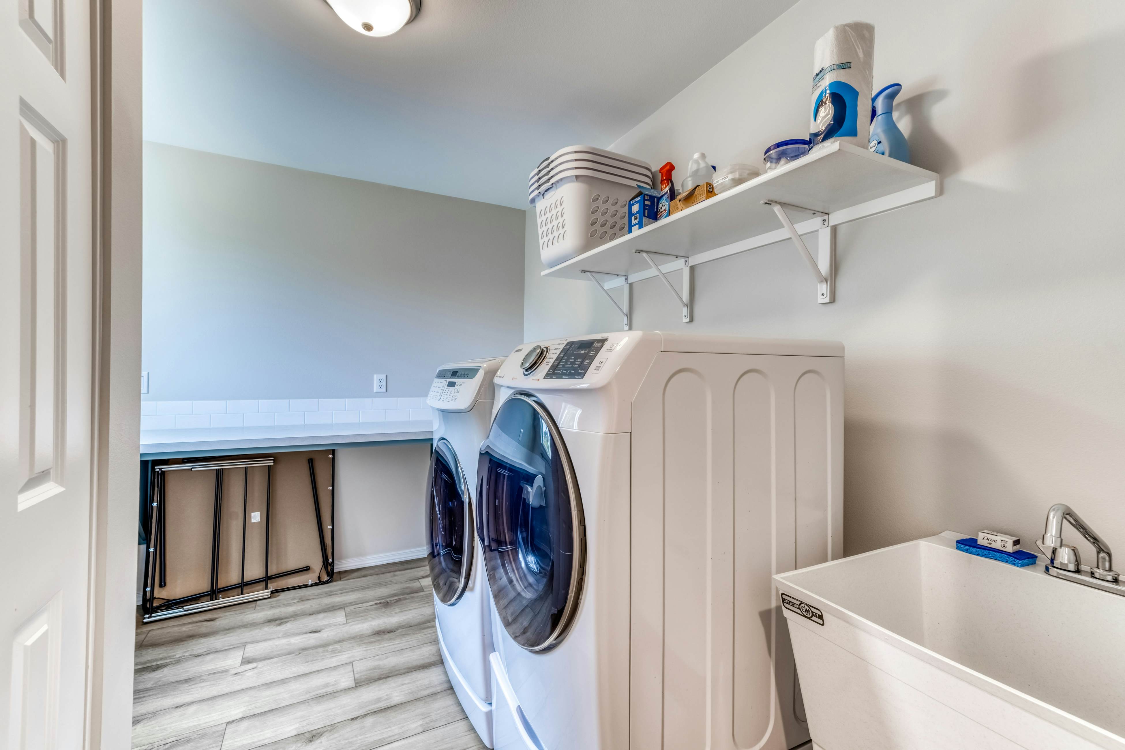 Oceanfront, dog-friendly home with hot tub & huge view - steps to beach access