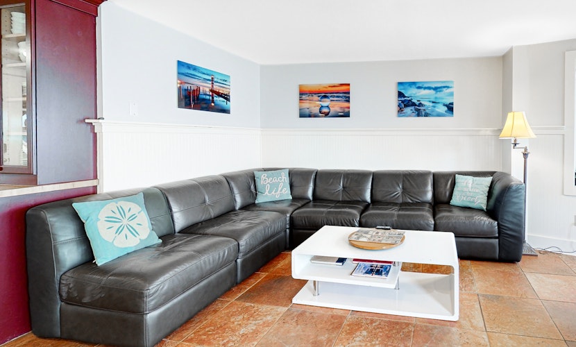 Charming dog friendly historical home with gorgeous ocean views