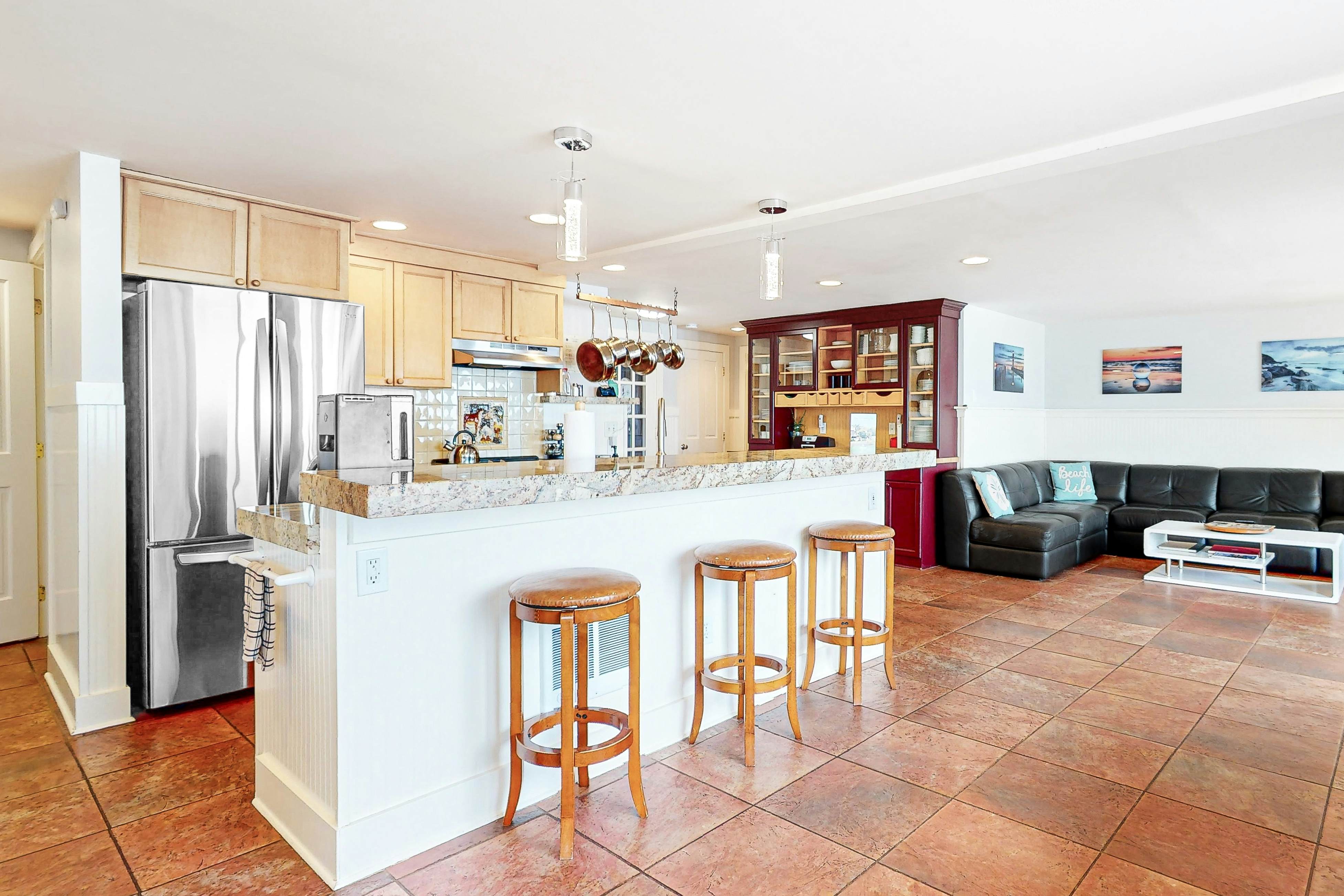 Charming, dog-friendly historical home with gorgeous ocean views