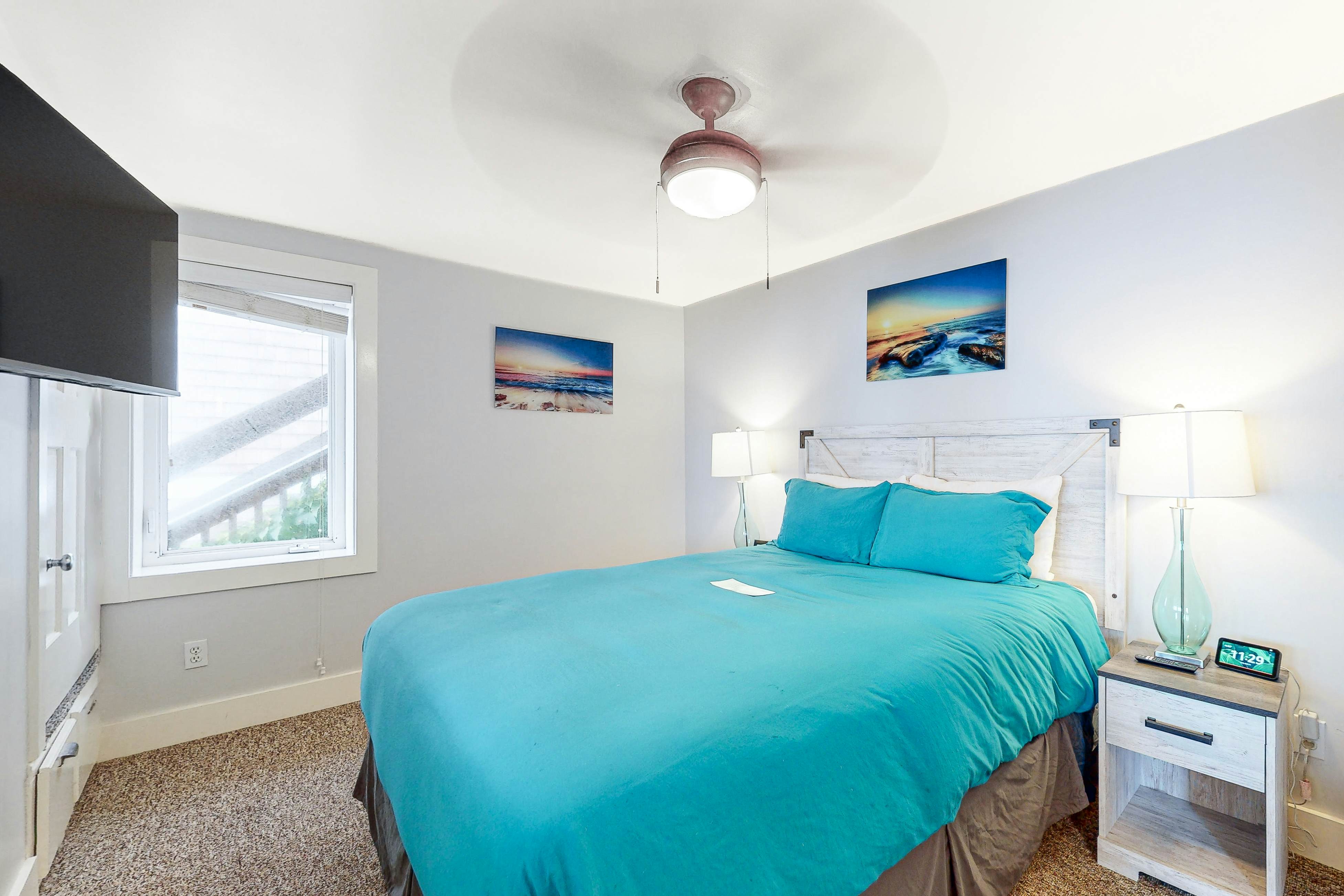 Charming, dog-friendly historical home with gorgeous ocean views