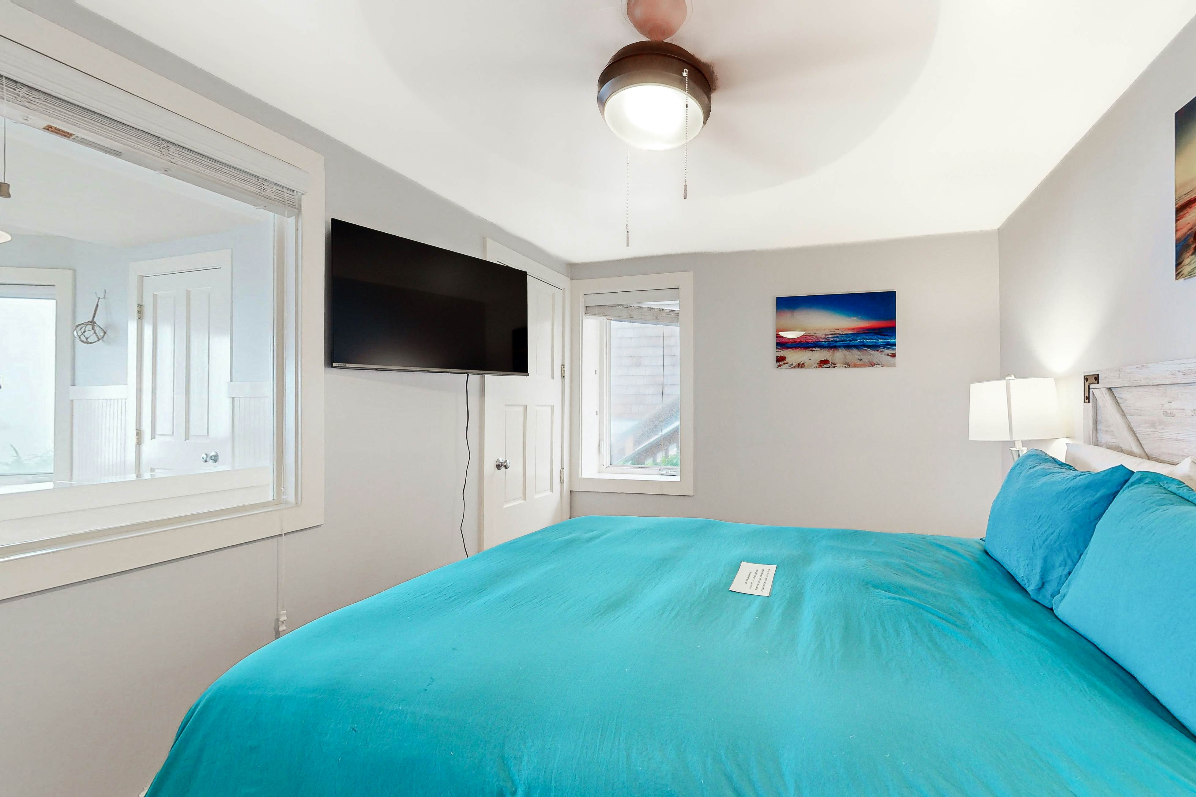 Charming, dog-friendly historical home with gorgeous ocean views