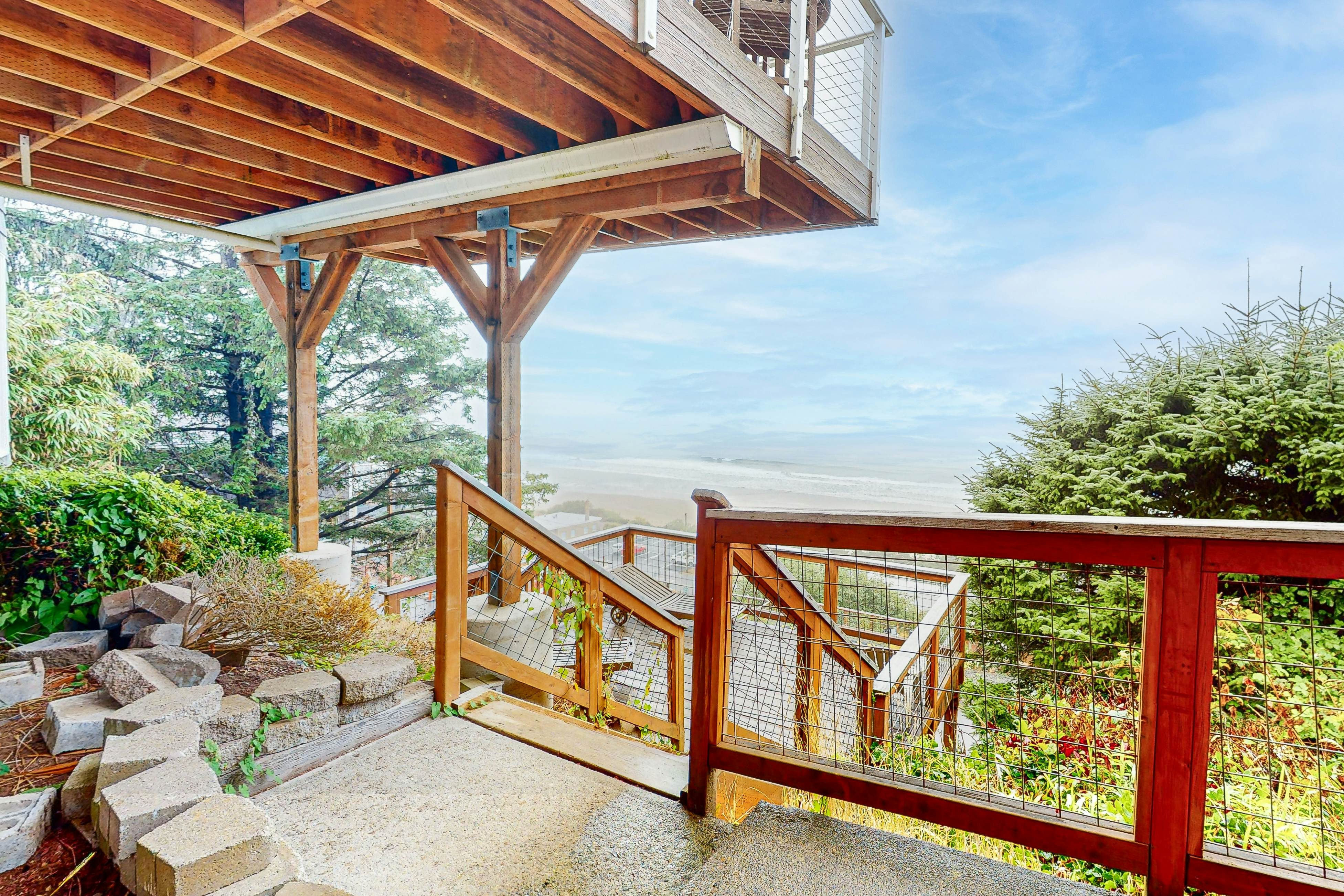 Charming, dog-friendly historical home with gorgeous ocean views