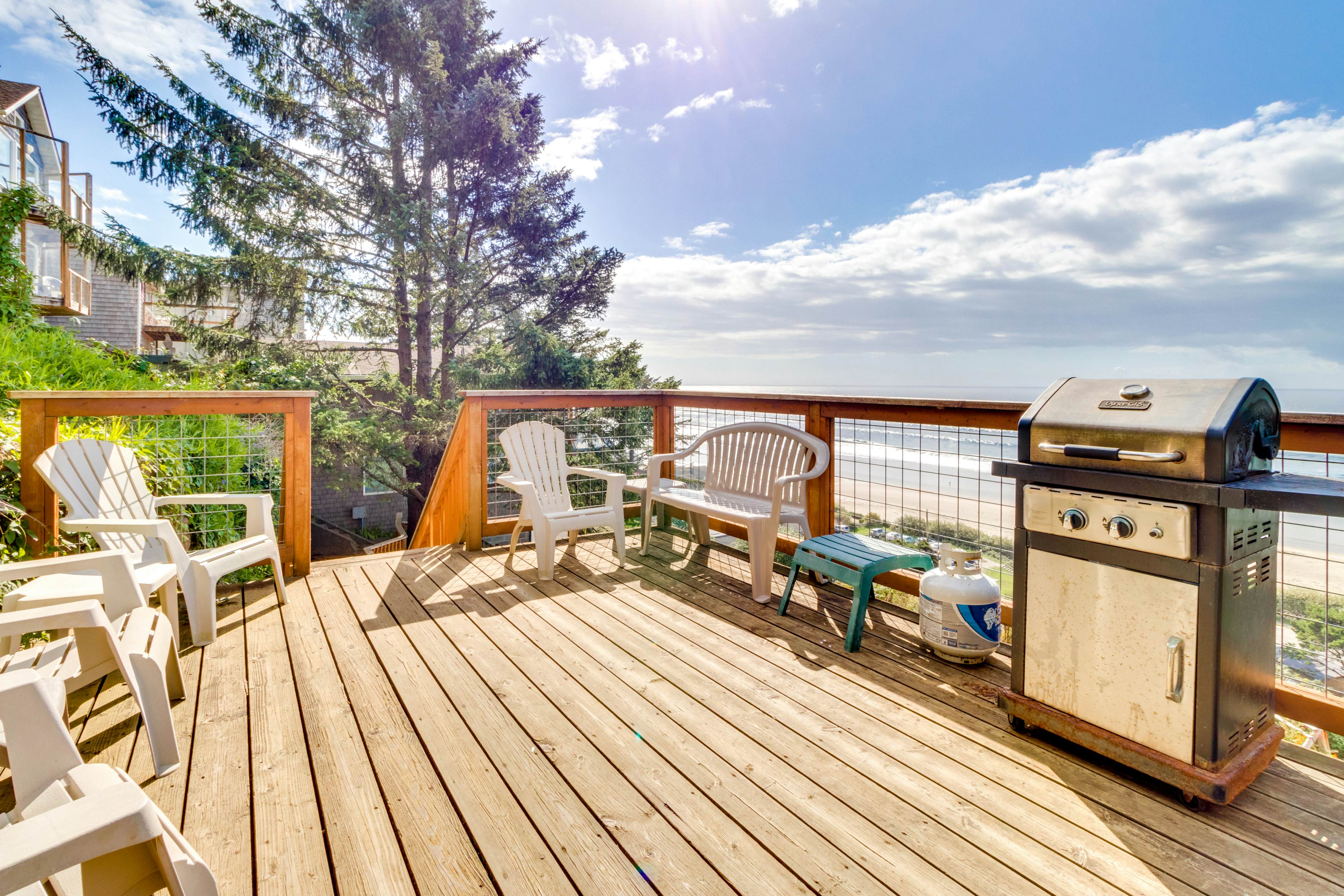 Charming, dog-friendly historical home with gorgeous ocean views