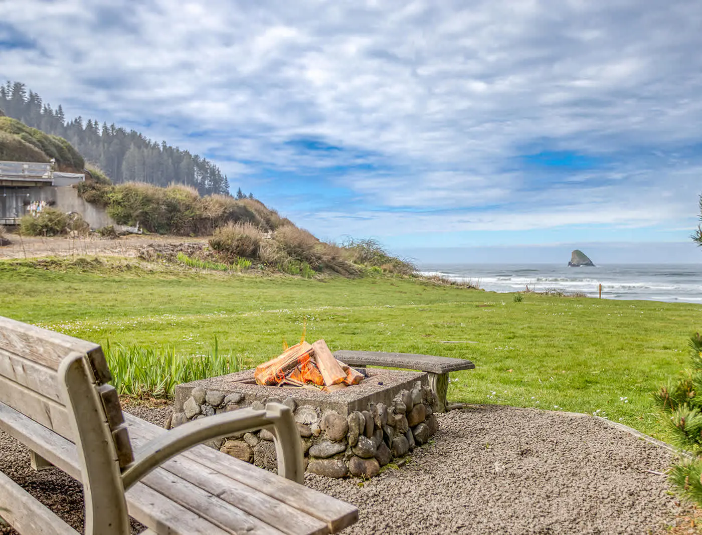 Oceanfront cottage with hot tub beach access fireplace and WiFi Dog friendly