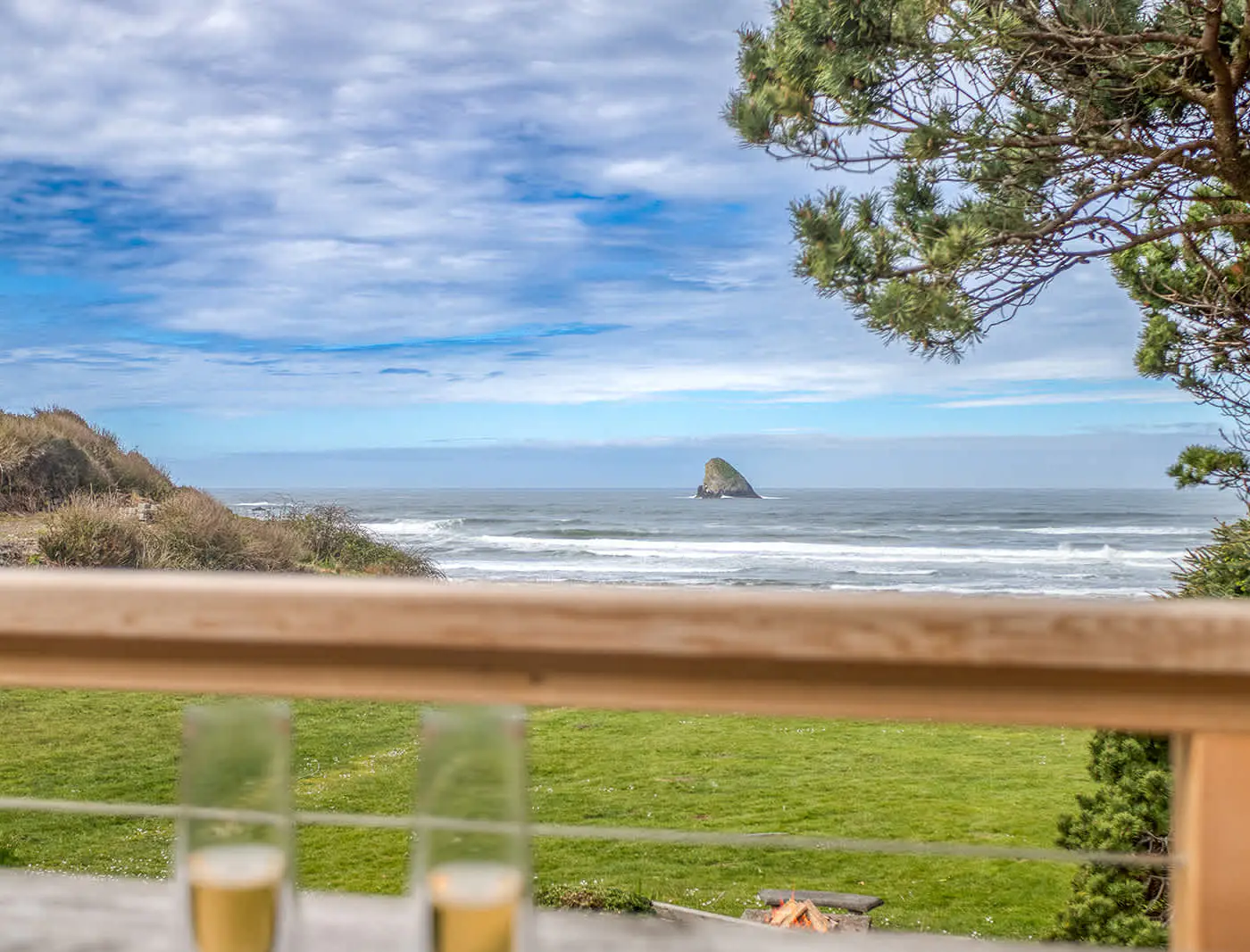 Oceanfront cottage with hot tub beach access fireplace and WiFi Dog friendly