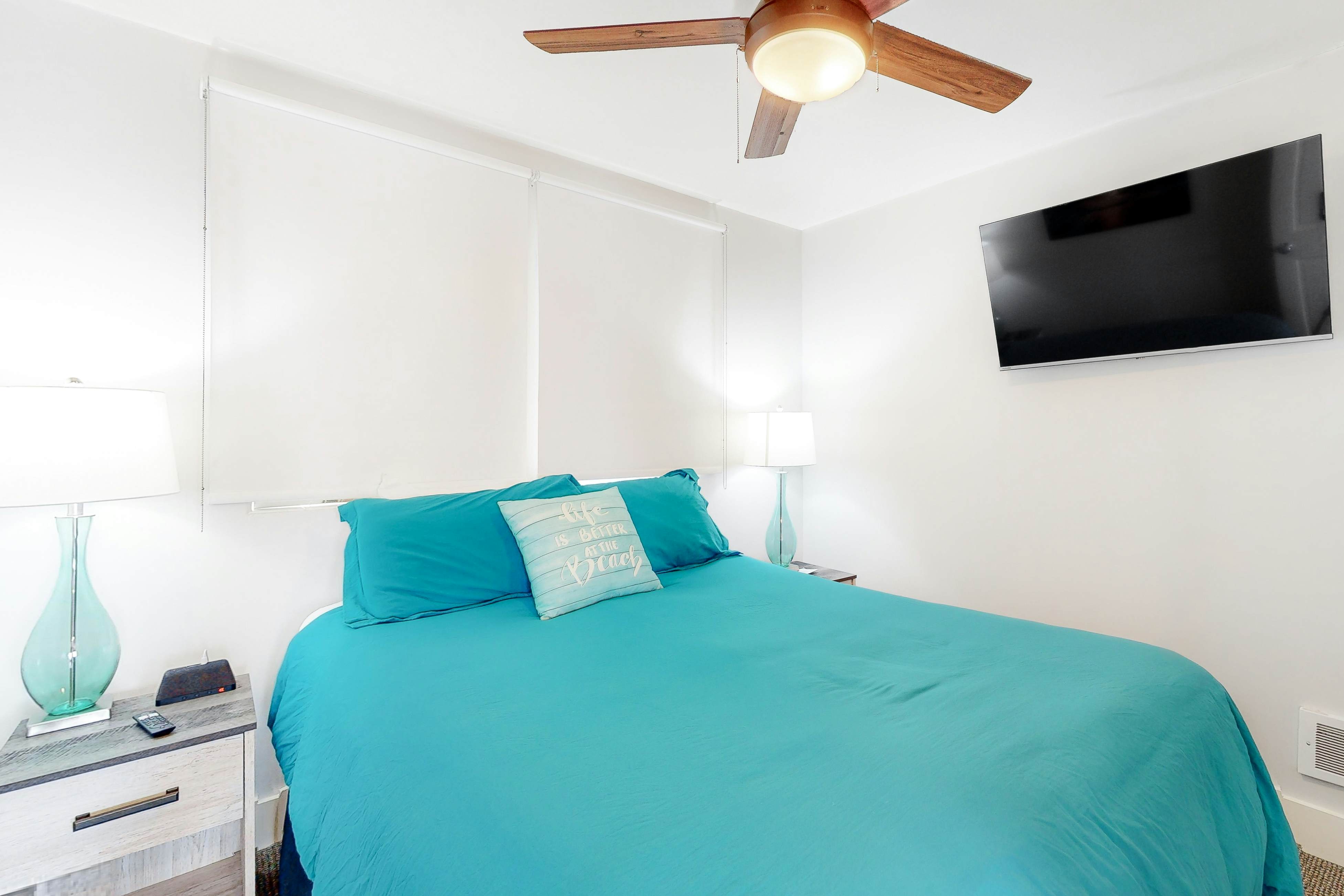 Beautiful & dog-friendly ocean views with a private patio