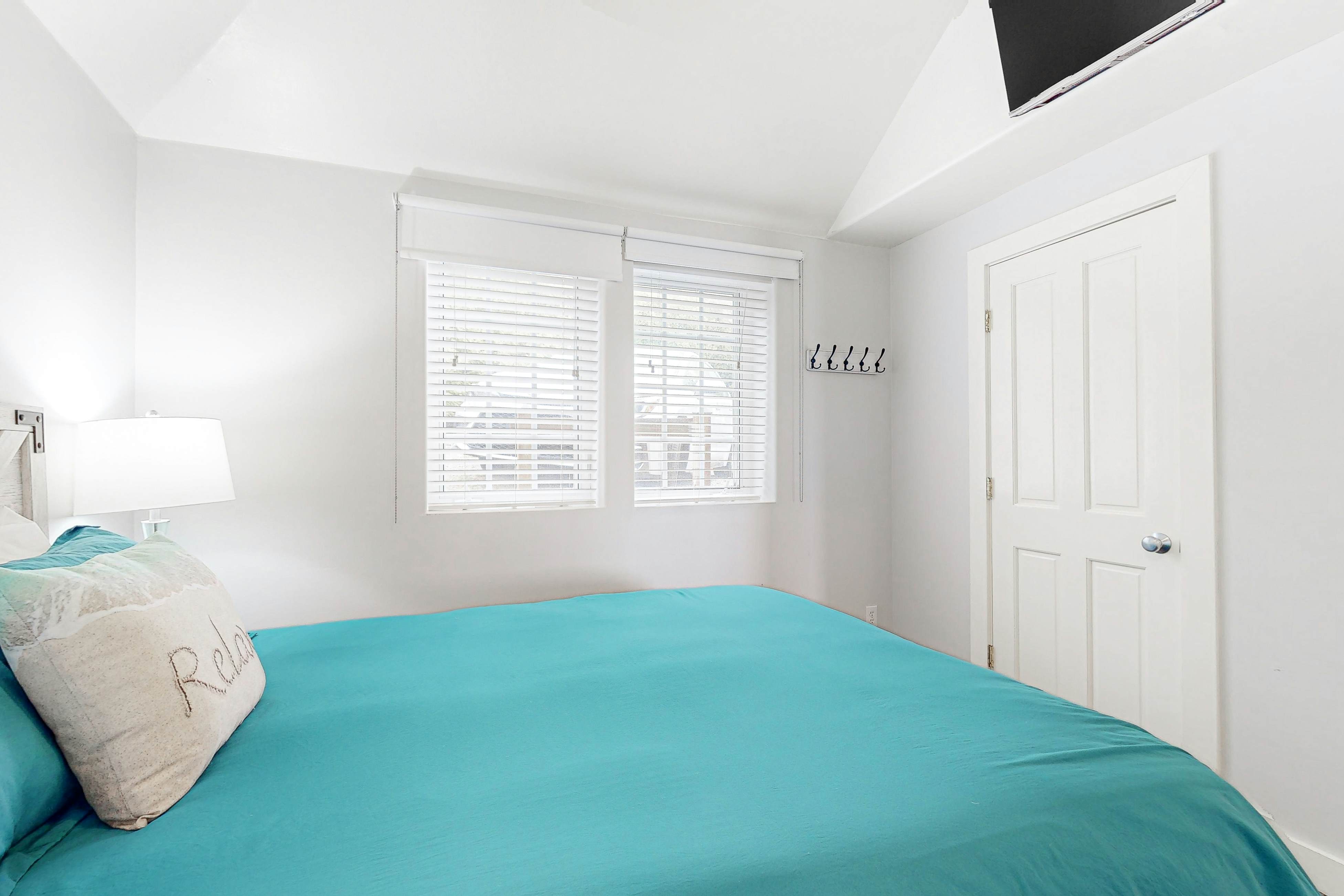 Beautiful & dog-friendly ocean views with a private patio