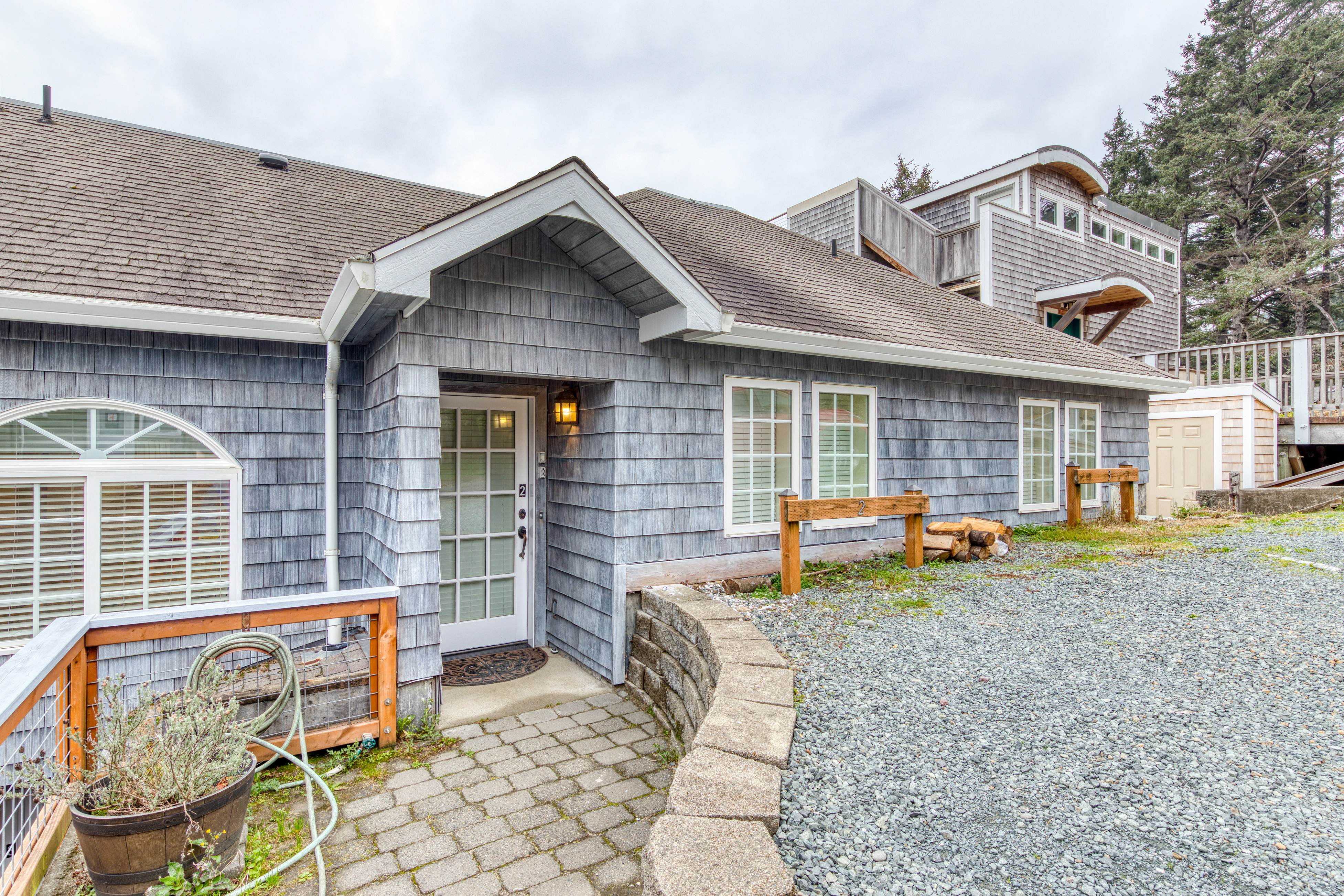 Beautiful & dog-friendly ocean views with a private patio