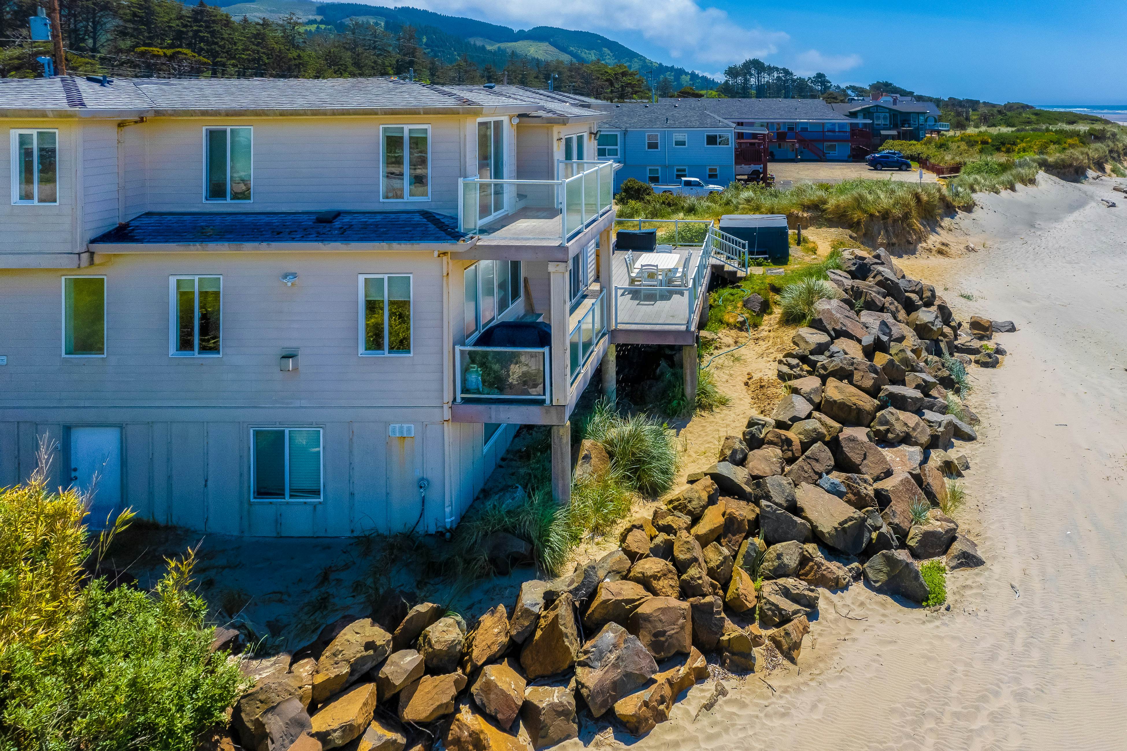 Oceanfront Home with Private Hot Tub & Amazing Beach Views - Dogs Welcome