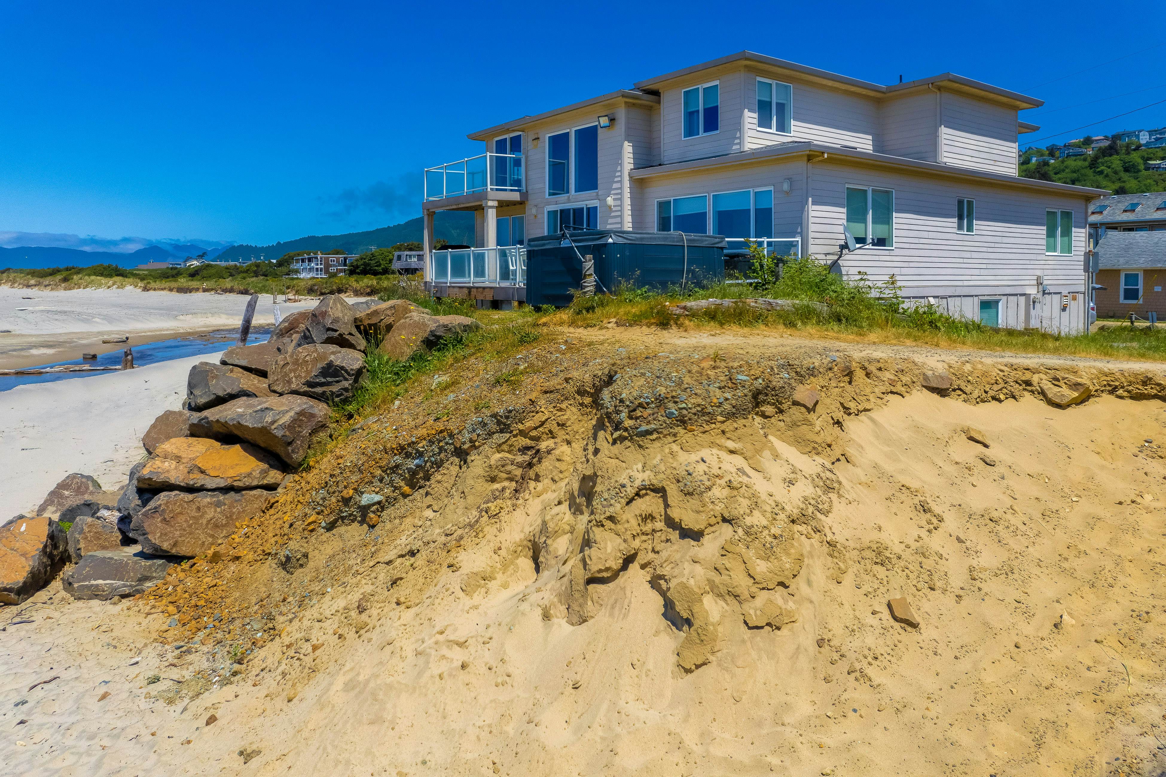 Oceanfront Home with Private Hot Tub & Amazing Beach Views - Dogs Welcome