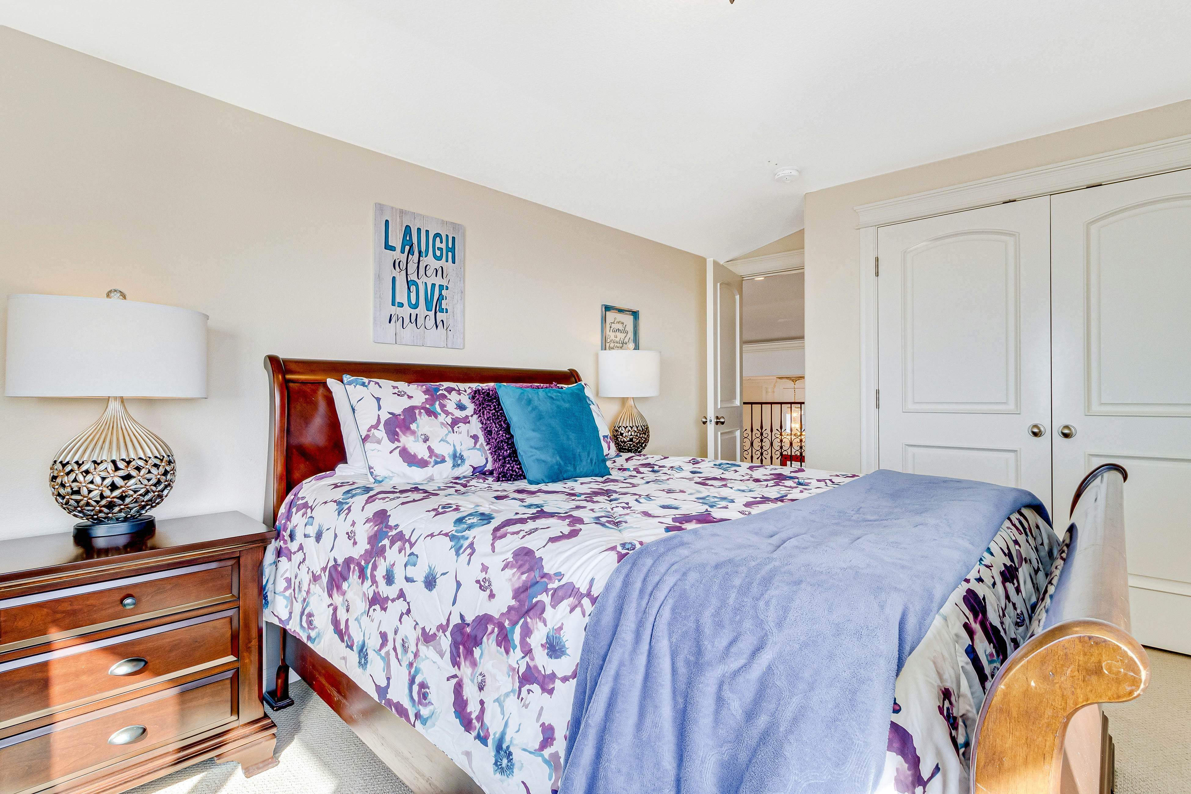 Dog-Friendly Home with Private Hot Tub and Ocean Views in Amazing Location