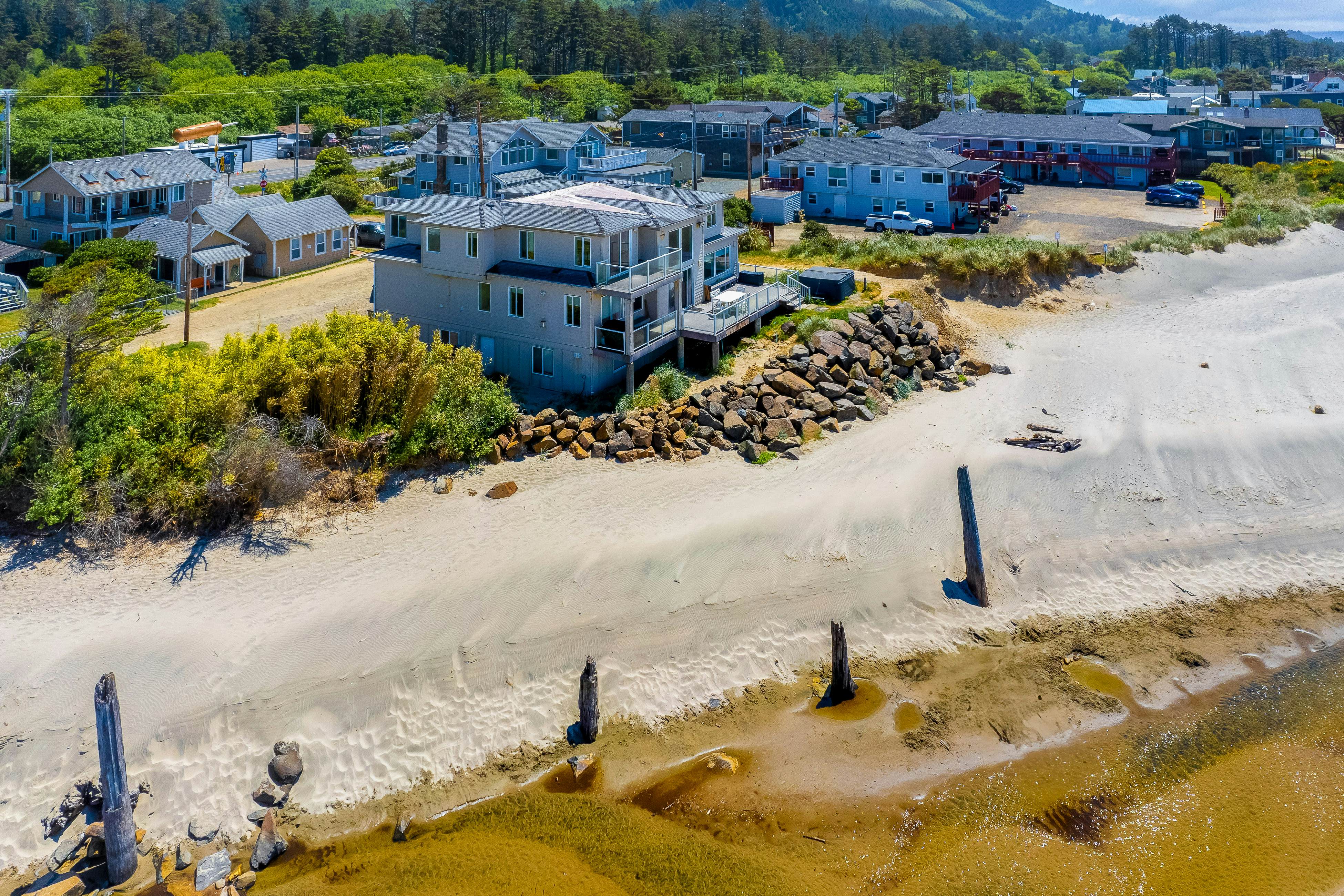 Oceanfront Home with Ocean Views, Private Hot Tub, & Beach Access - Dog Friendly