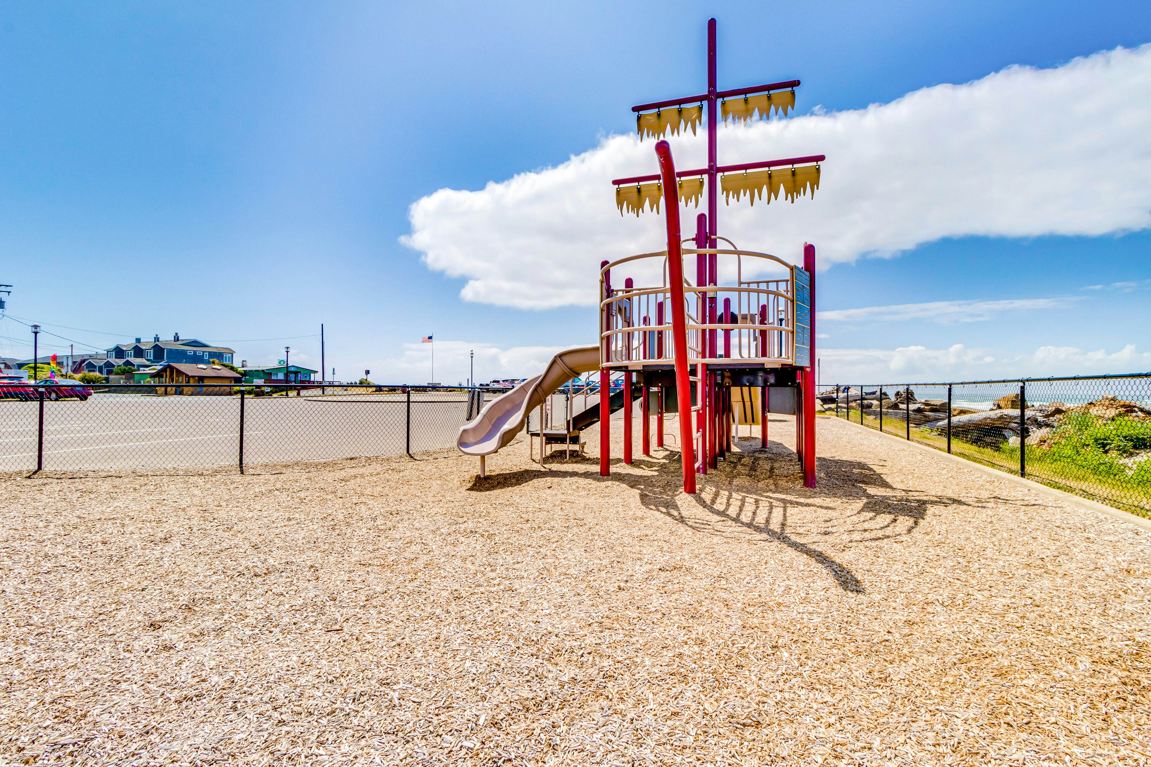 Oceanfront Home with Ocean Views, Private Hot Tub, & Beach Access - Dog Friendly